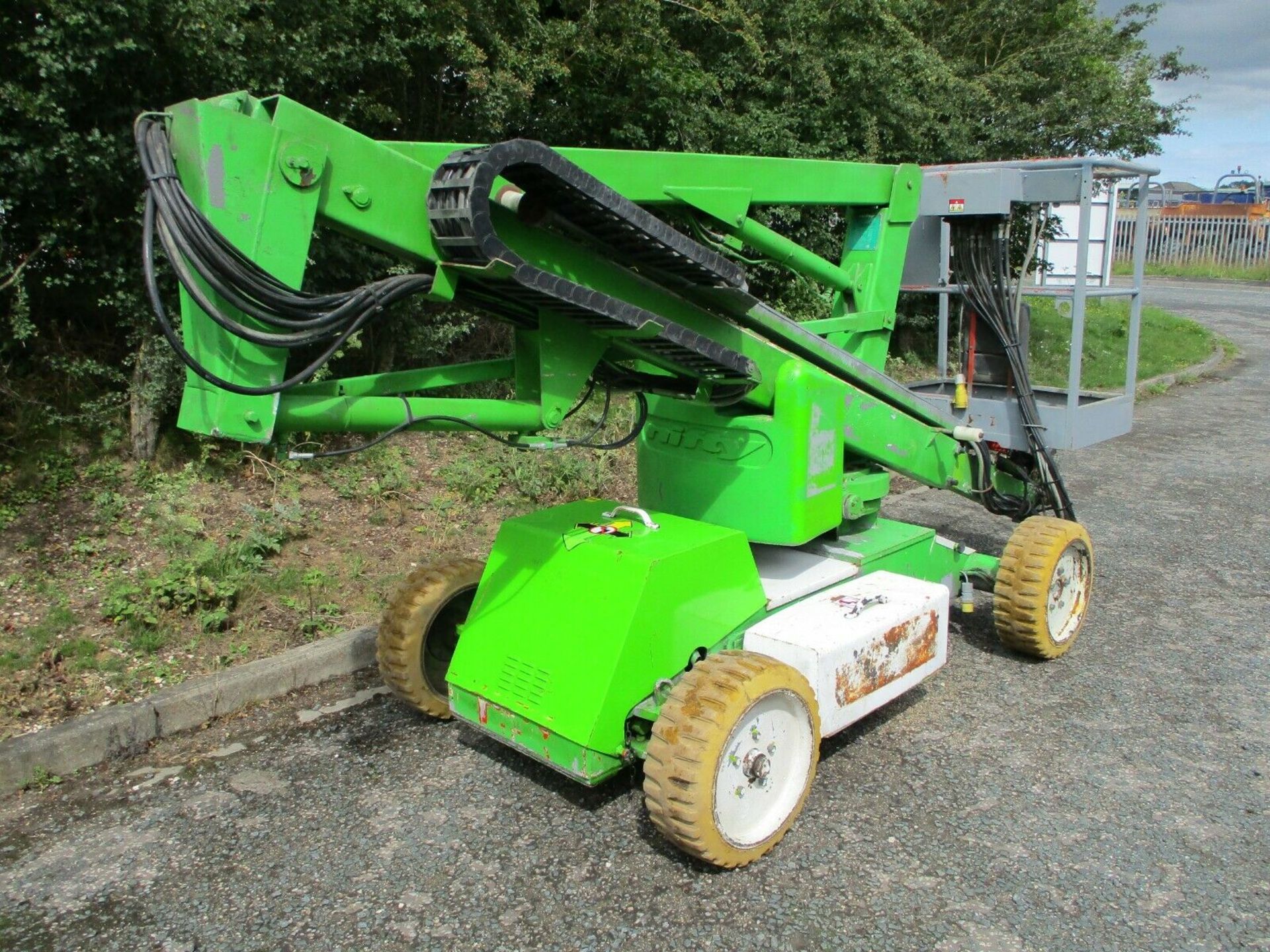 Nifty lift HR12 Self Propelled Access Platform 2007 - Image 10 of 12