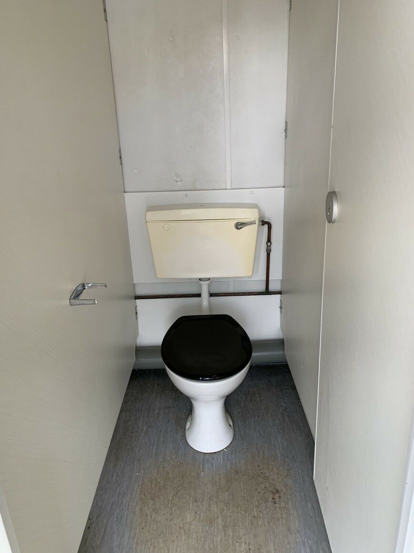 Portable Toilet Block 24ft x 10ft - Image 10 of 13