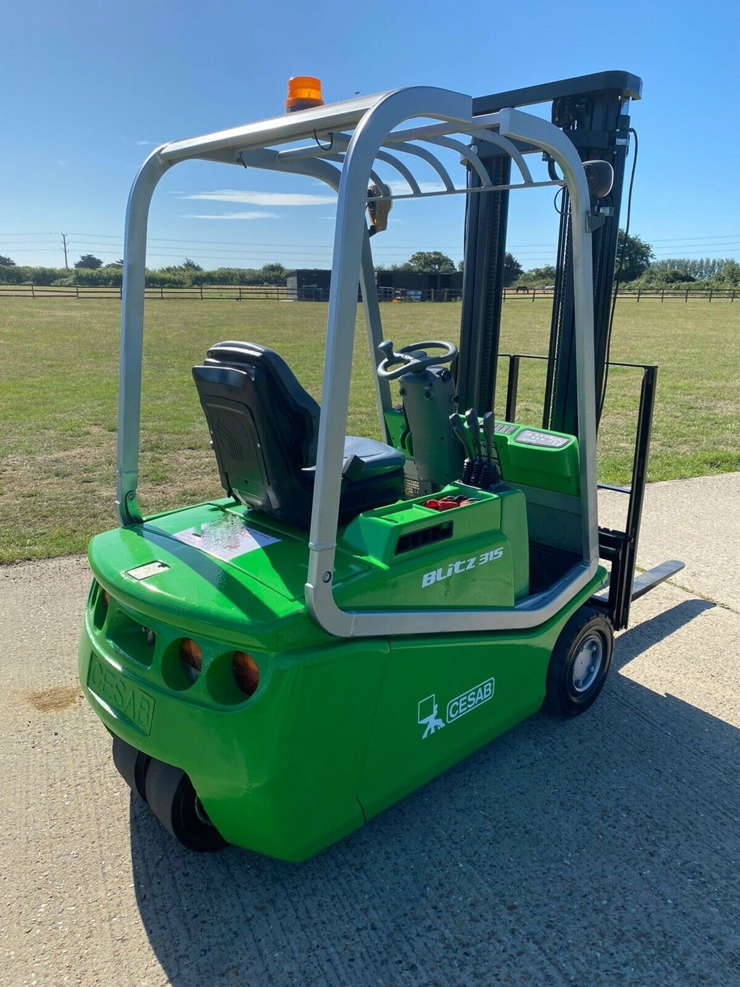 Cesab 1.5T Electric Forklift - Image 4 of 6