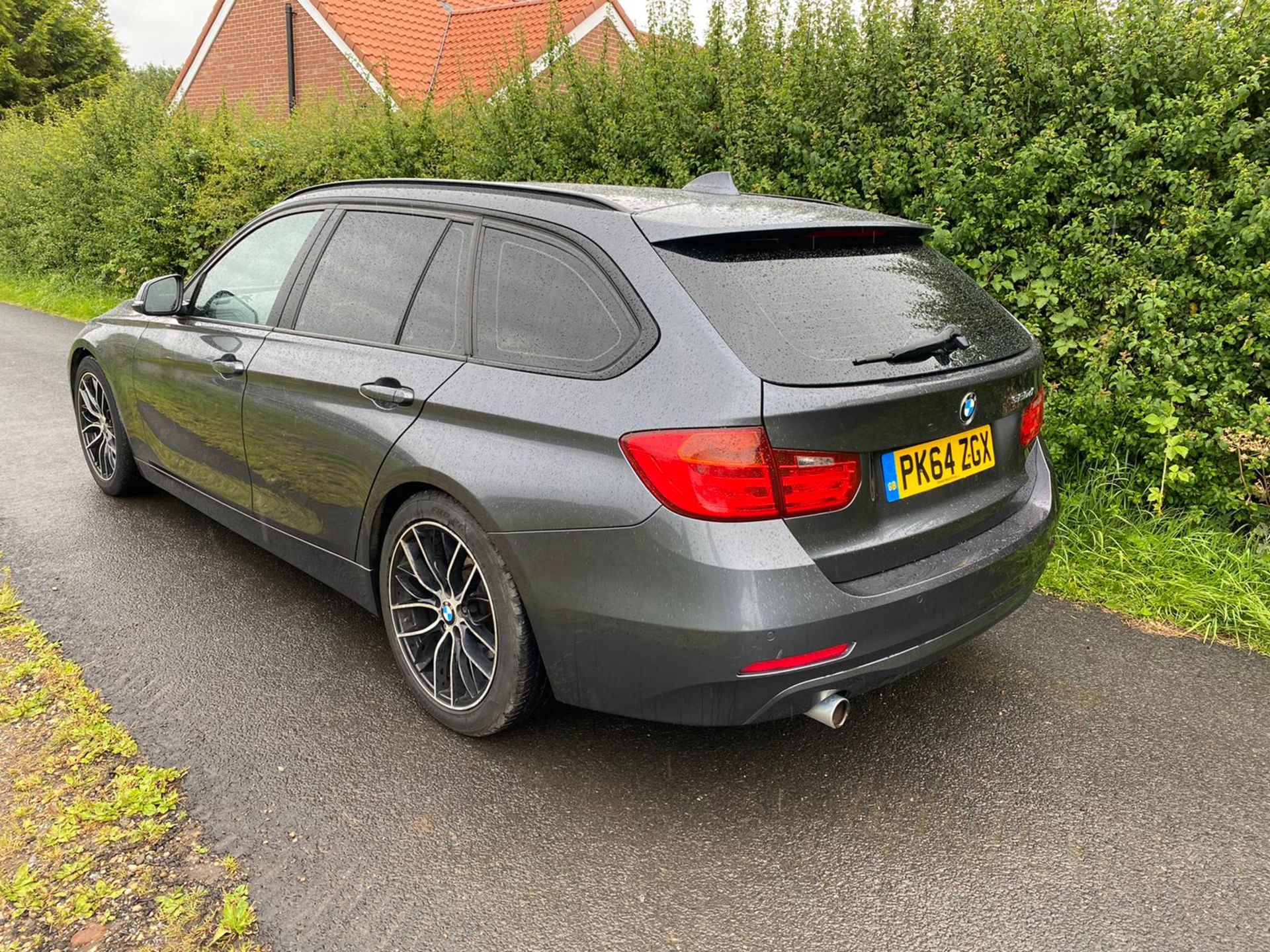 BMW 320D Touring Estate - Image 3 of 14