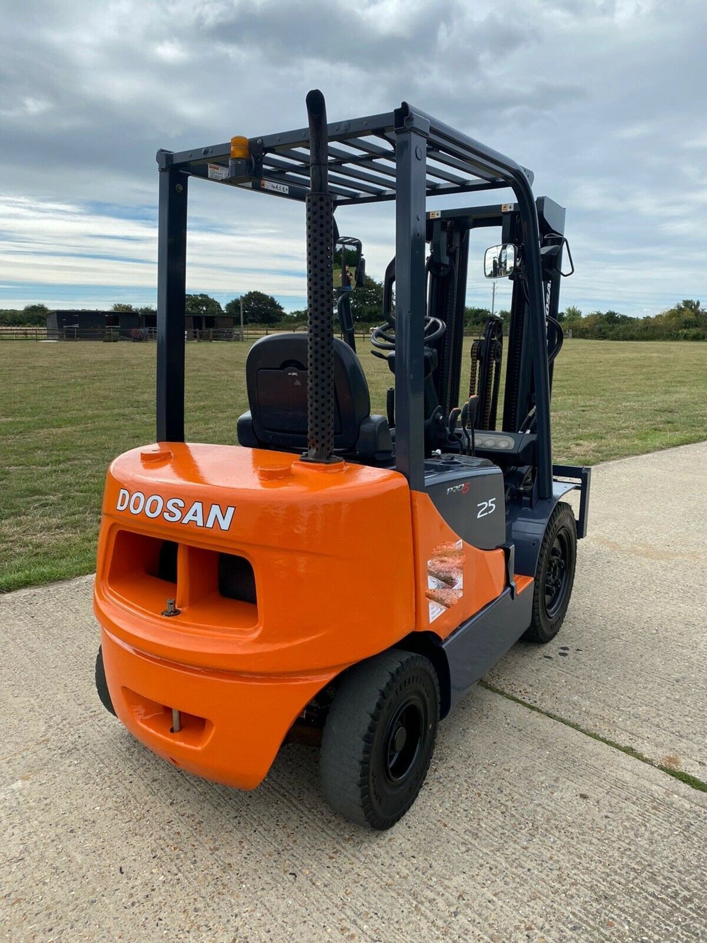 Doosan 2.5T Diesel 2.5T tonne Lift 2010 - Image 4 of 5