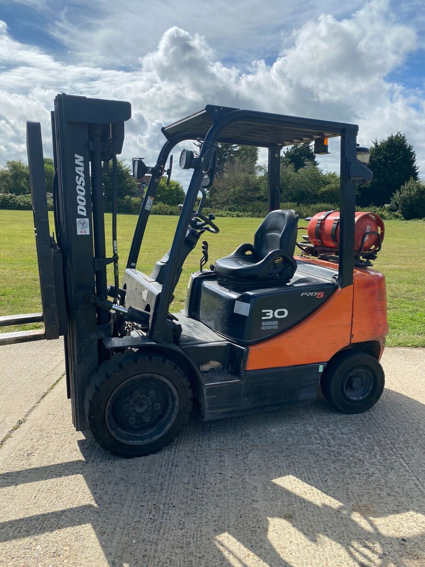 Doosan Gas 3 Tonne Forklift - Image 3 of 3