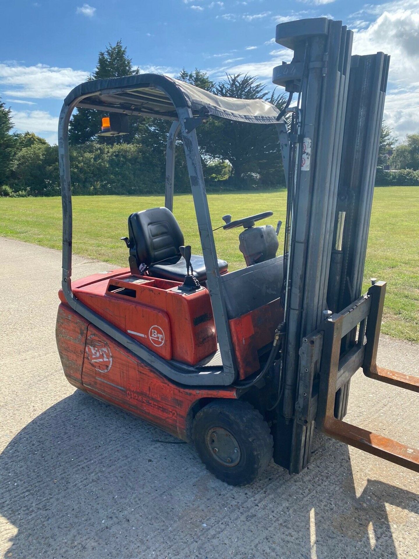 BT Electric 1.5T Forklift