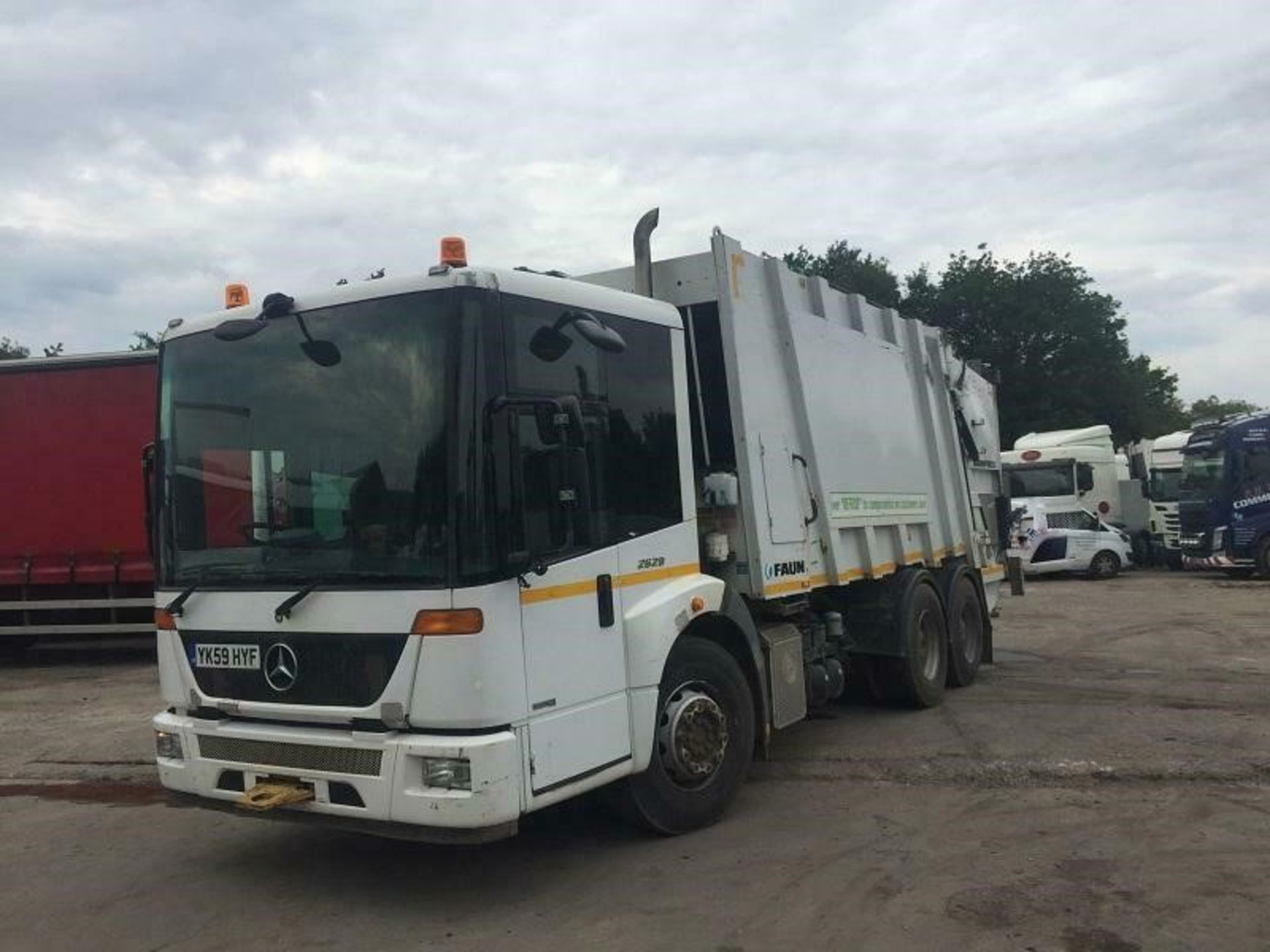 Mercedes Dustbin Lorry 2629 - Image 2 of 12