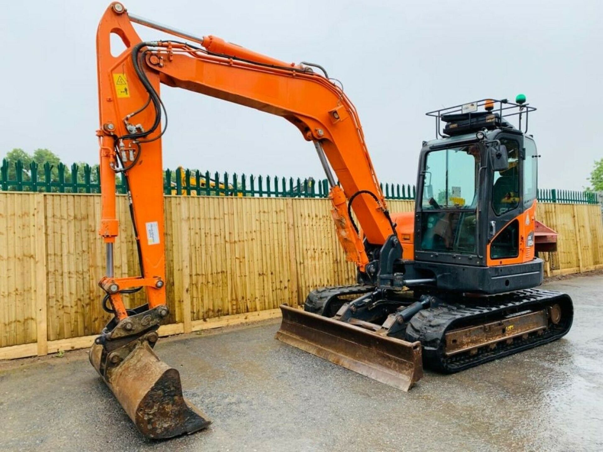 Doosan DX85R Excavator 2014 - Image 3 of 12