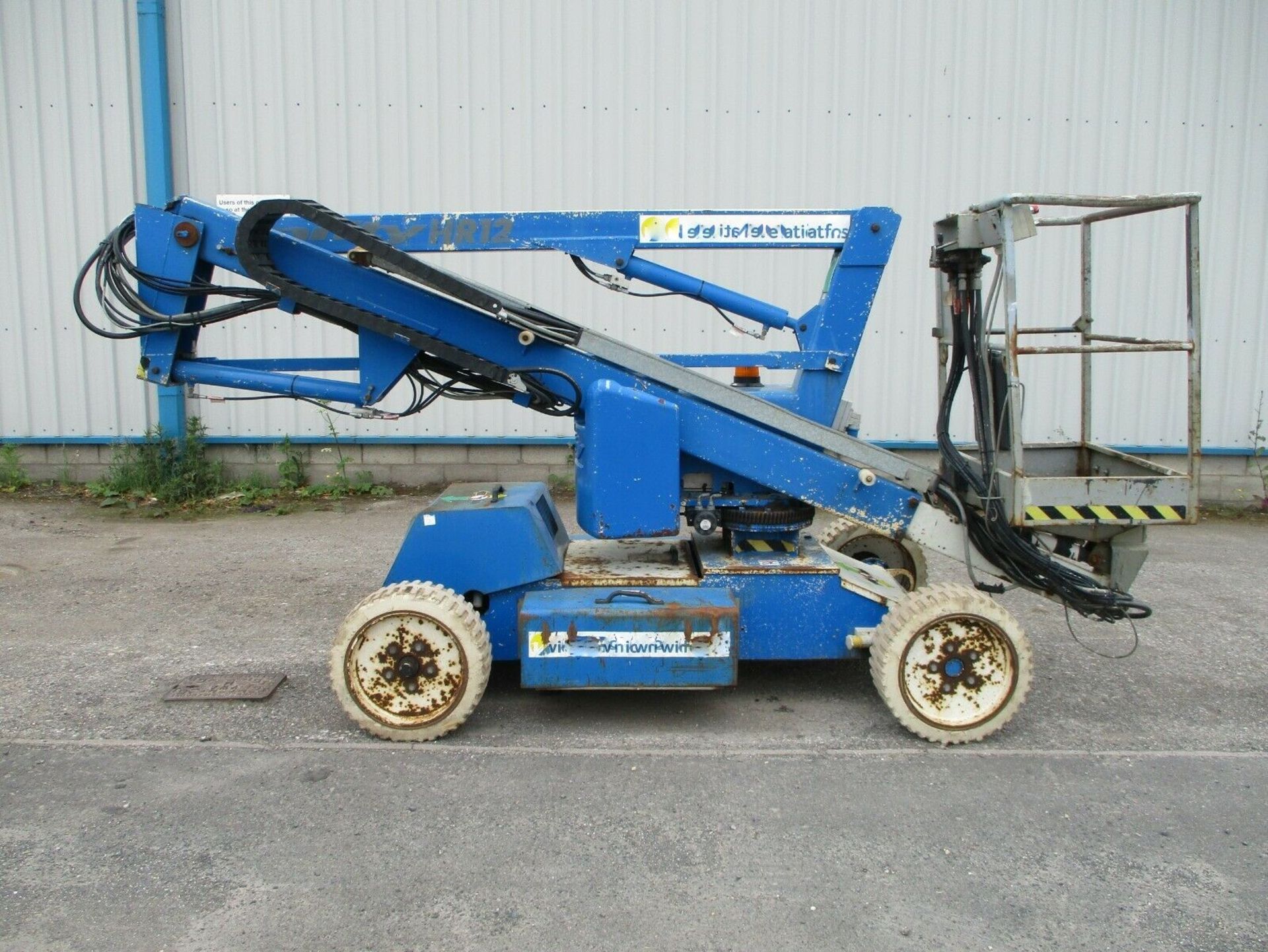 Nifty Lift HR12 Self Propelled Access Platform 2008 - Image 2 of 9