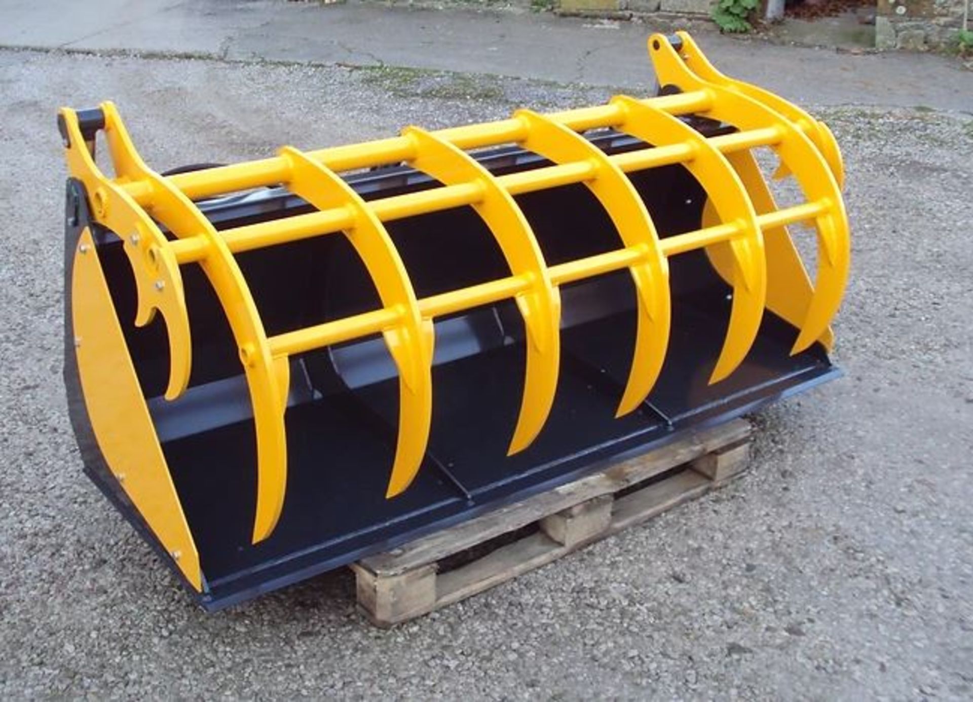 Zagroda Heavy Duty Rehandling Bucket