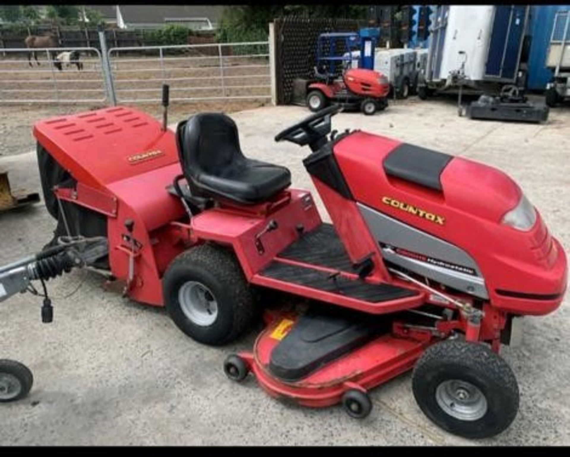 Countax C 800H Petrol Ride On Hydrostatic Mower - Image 2 of 2