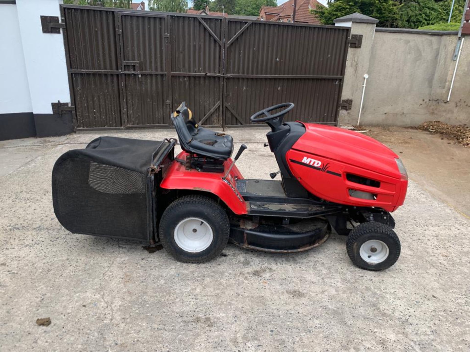 MTD Ride On Petrol Mower - Image 2 of 6