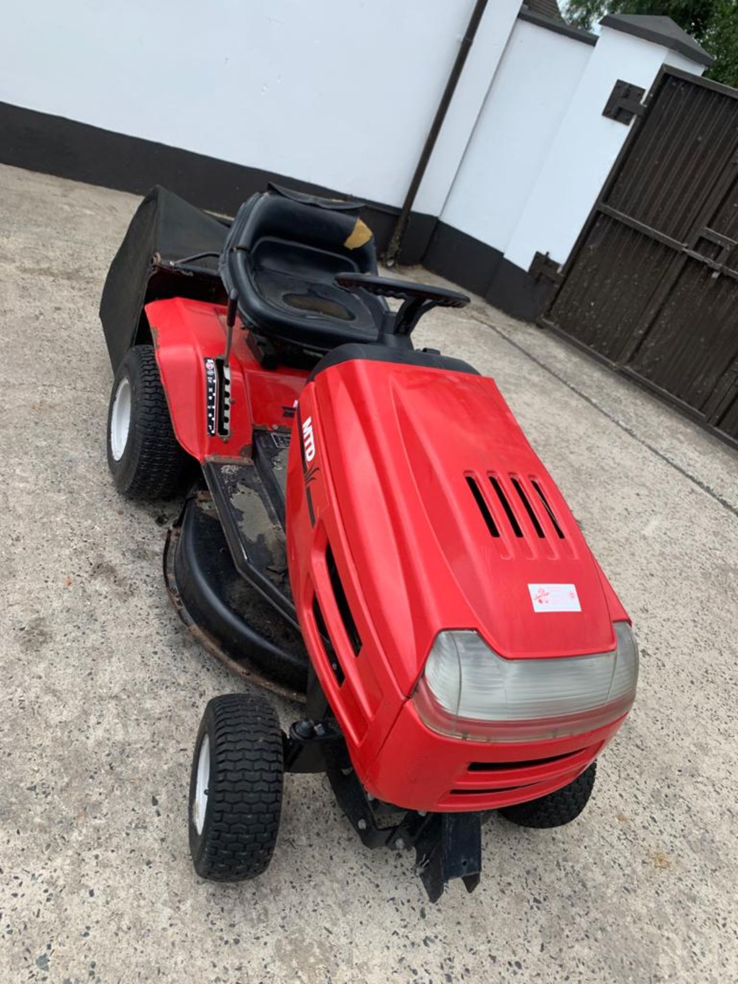 MTD Ride On Petrol Mower - Image 3 of 6