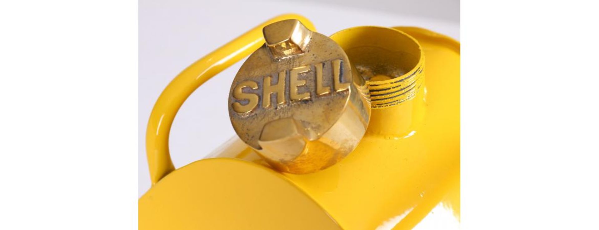 Shell Triangle Oil Can - Image 2 of 2