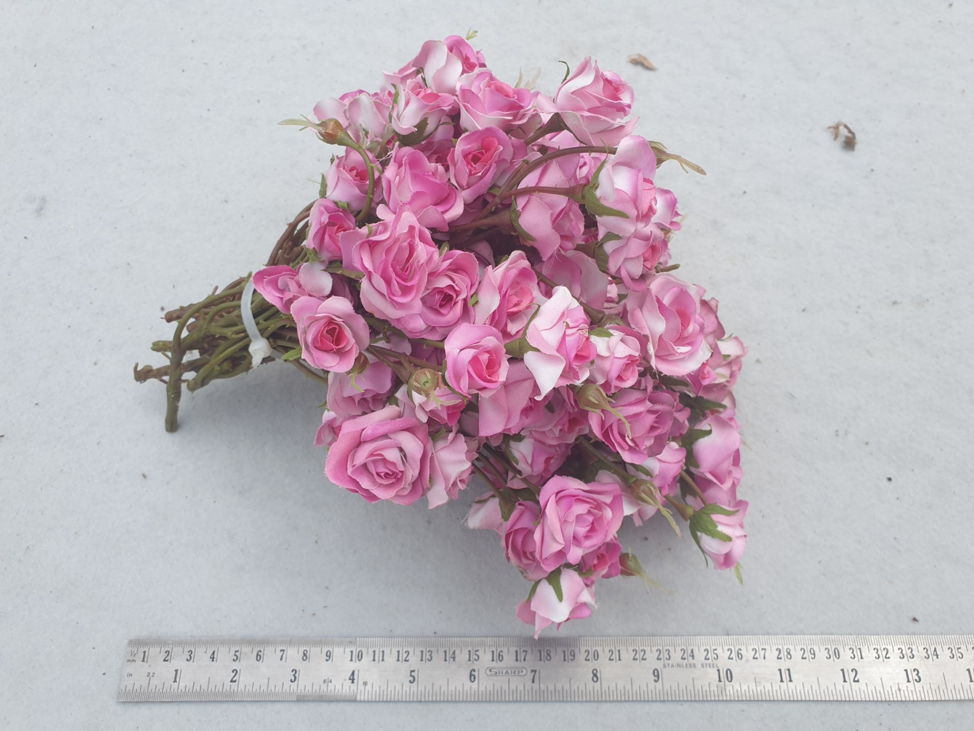 40 Artificial Rose - Pink - cut stem - Image 2 of 3