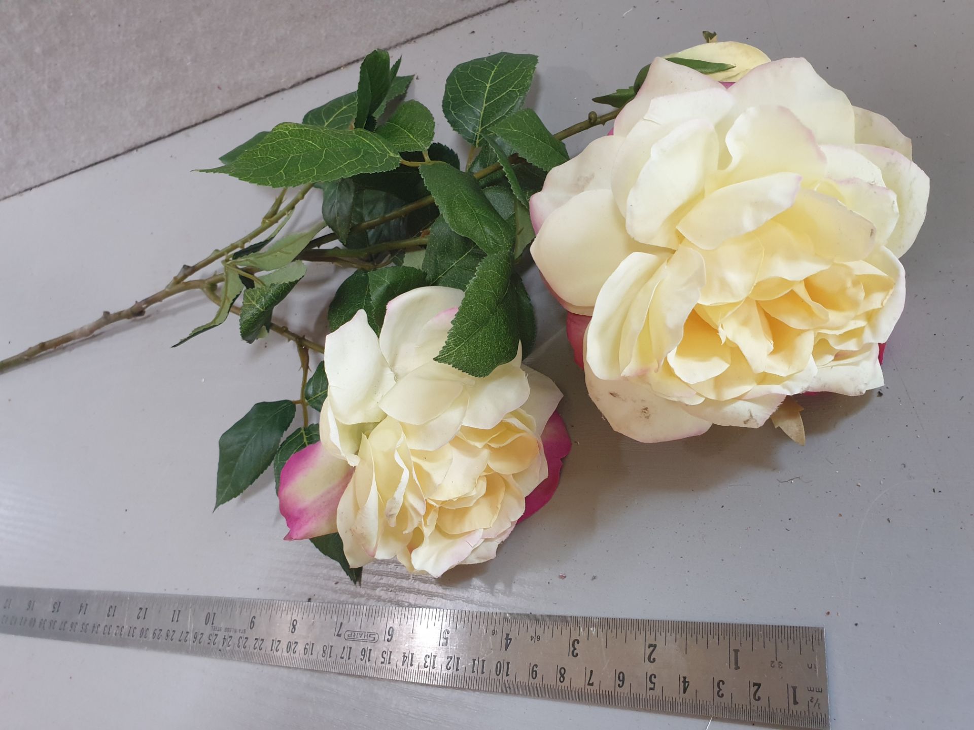 27 x Artificial Yellow Rose stem - 2 flowers, 1 bud