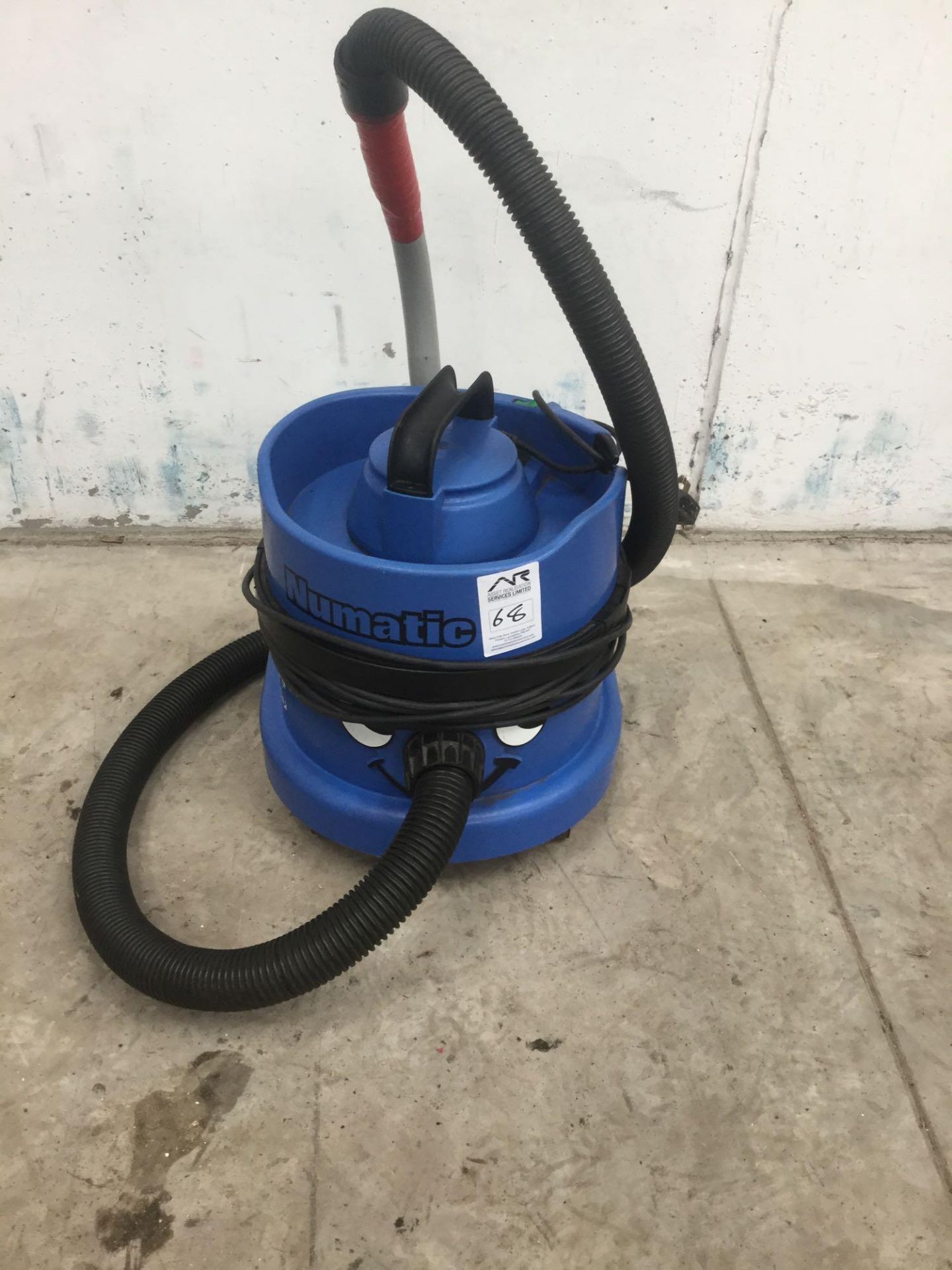 Numatic tub Vacuum cleaner 240 volts