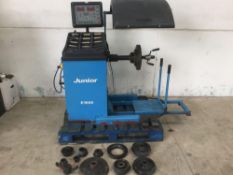 Junior tyre balancer model E1600