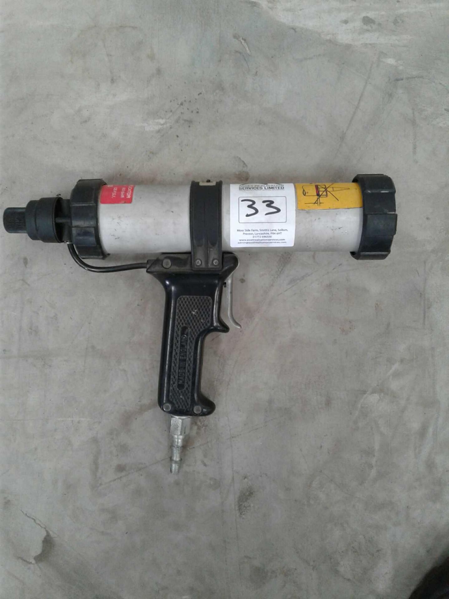 Pneumatic silicone gun