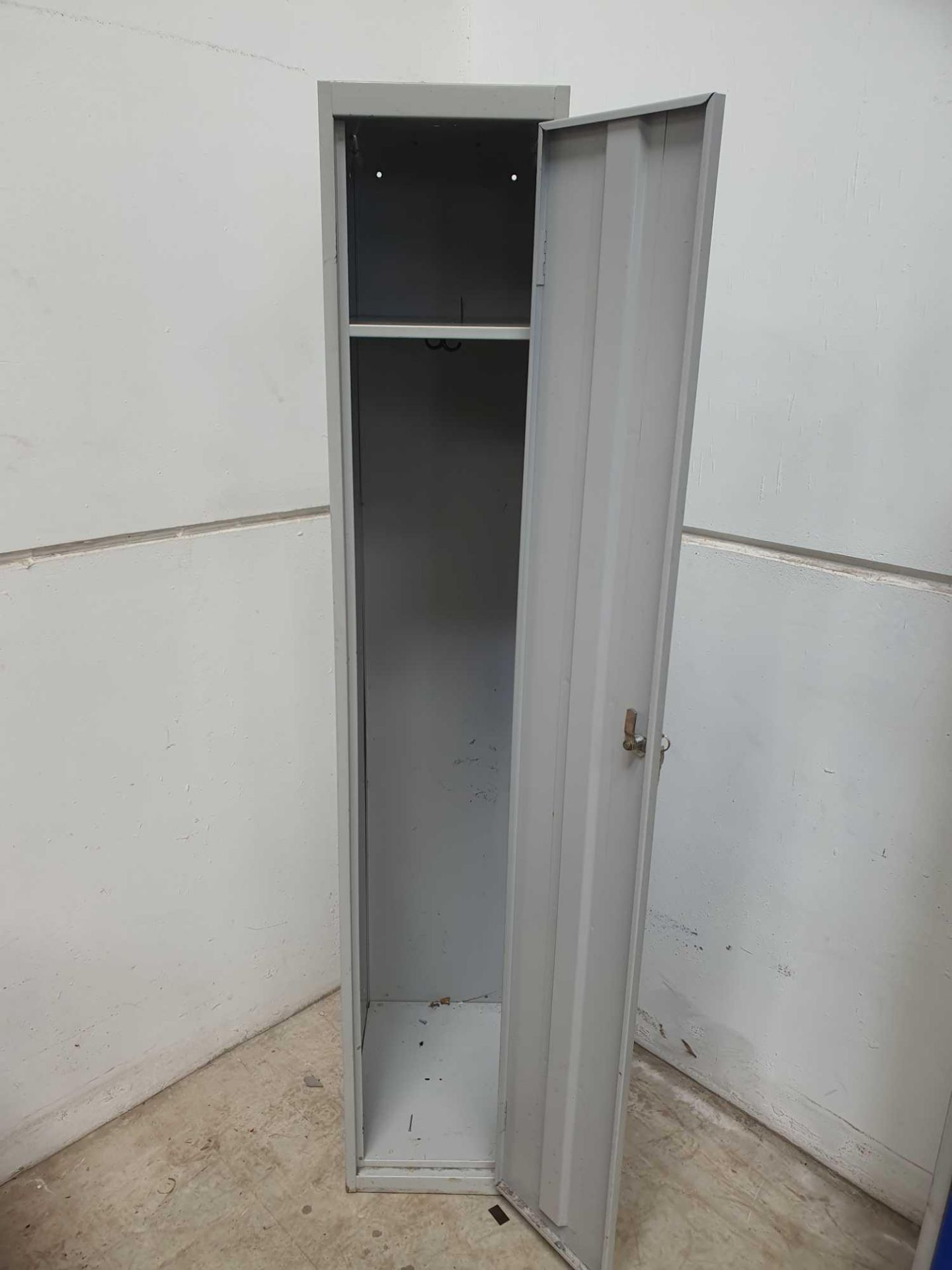 Locker. H,178cm x l,46cm x w,30cm - Image 2 of 2