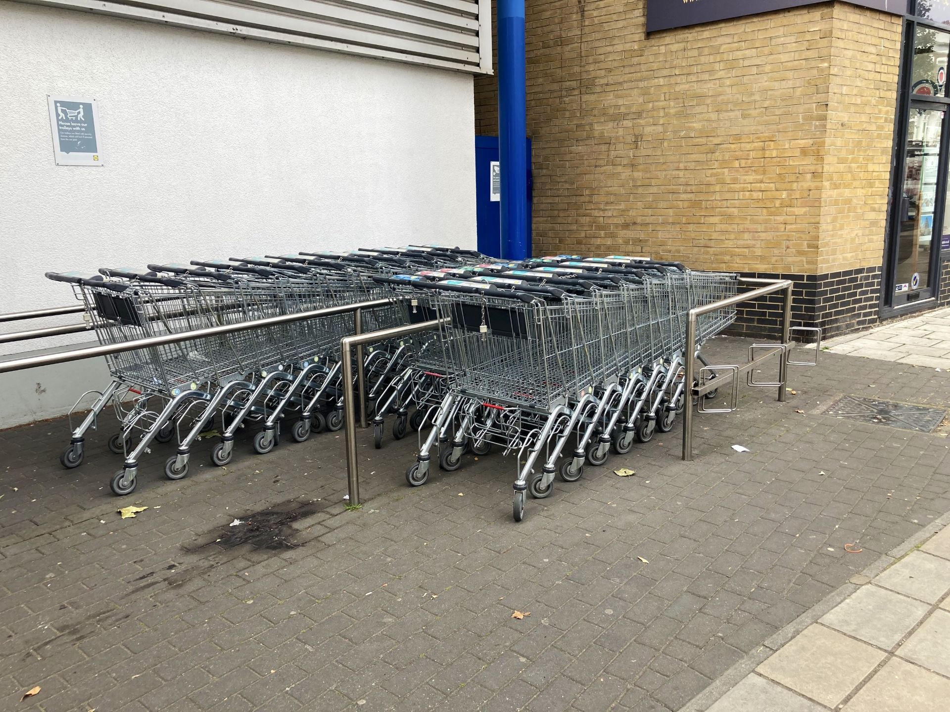 Tubular Stainless Steel Trolley Bay - Image 3 of 4