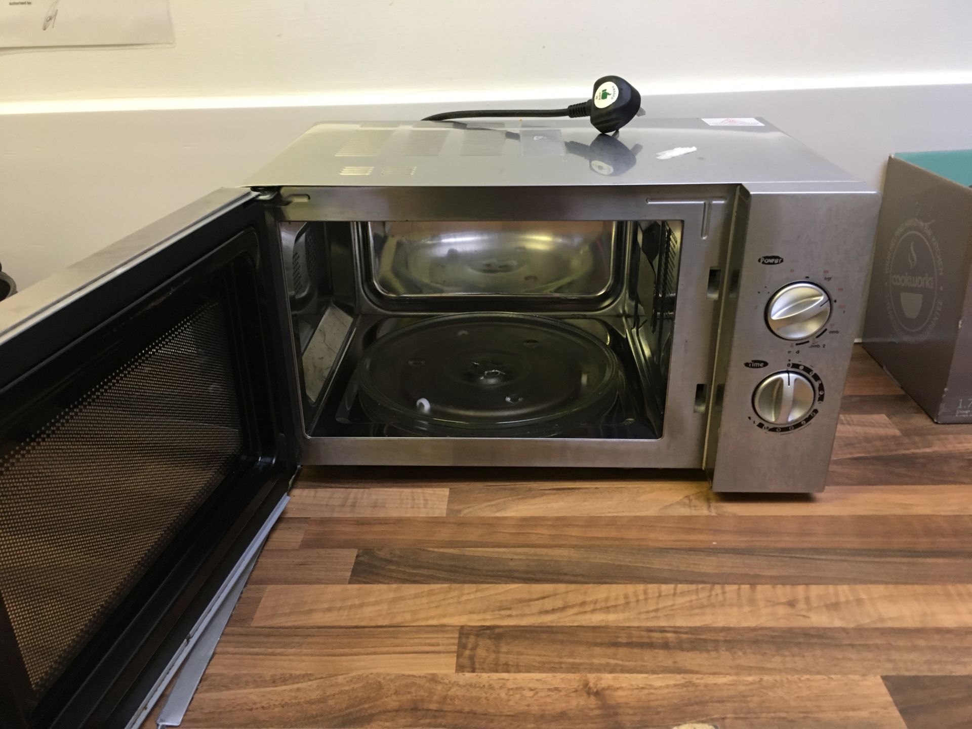 Caterlite CD399-02 Microwave Oven - Image 2 of 3