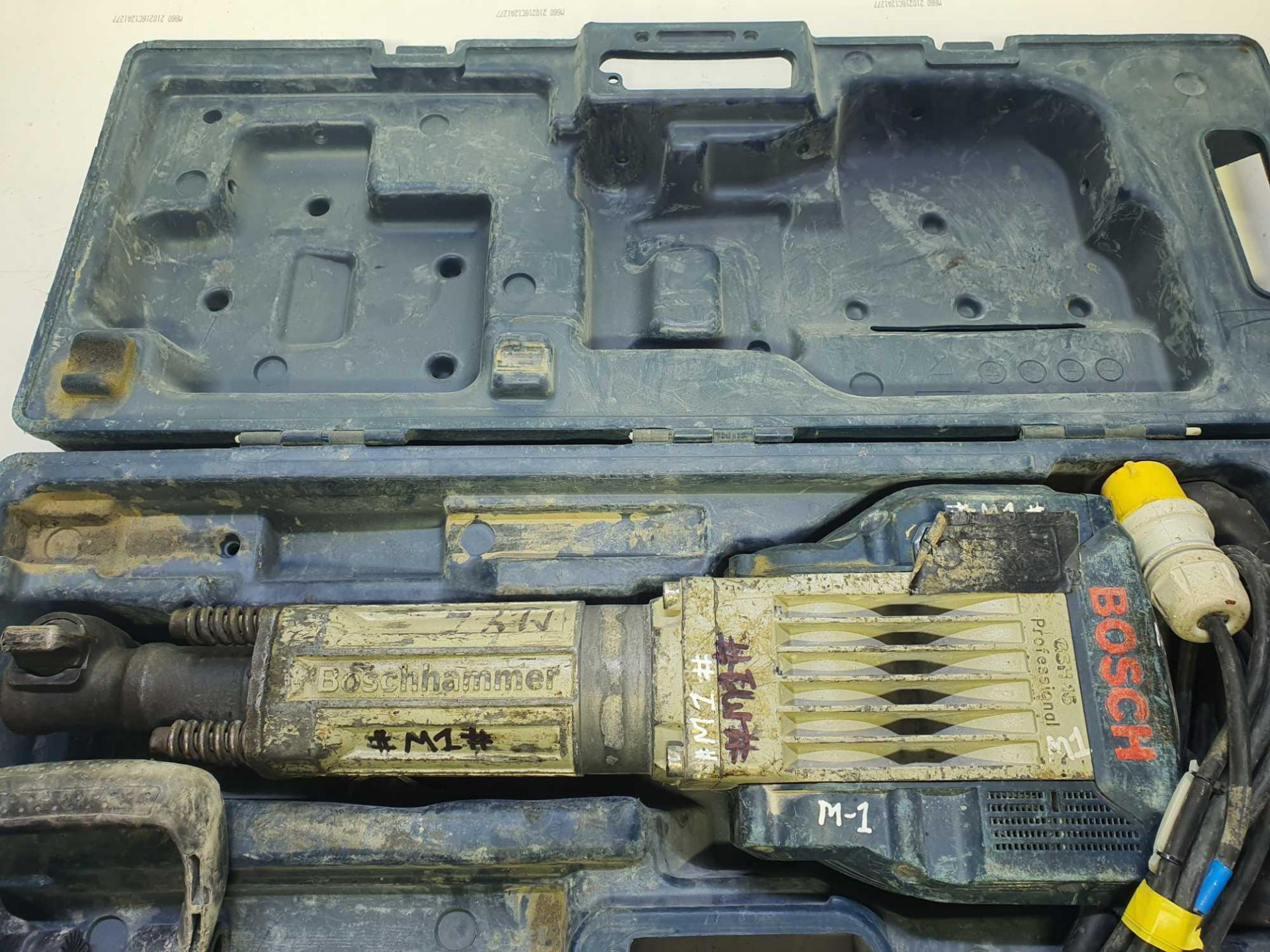 Bosch 110v jack hammer - Image 3 of 4