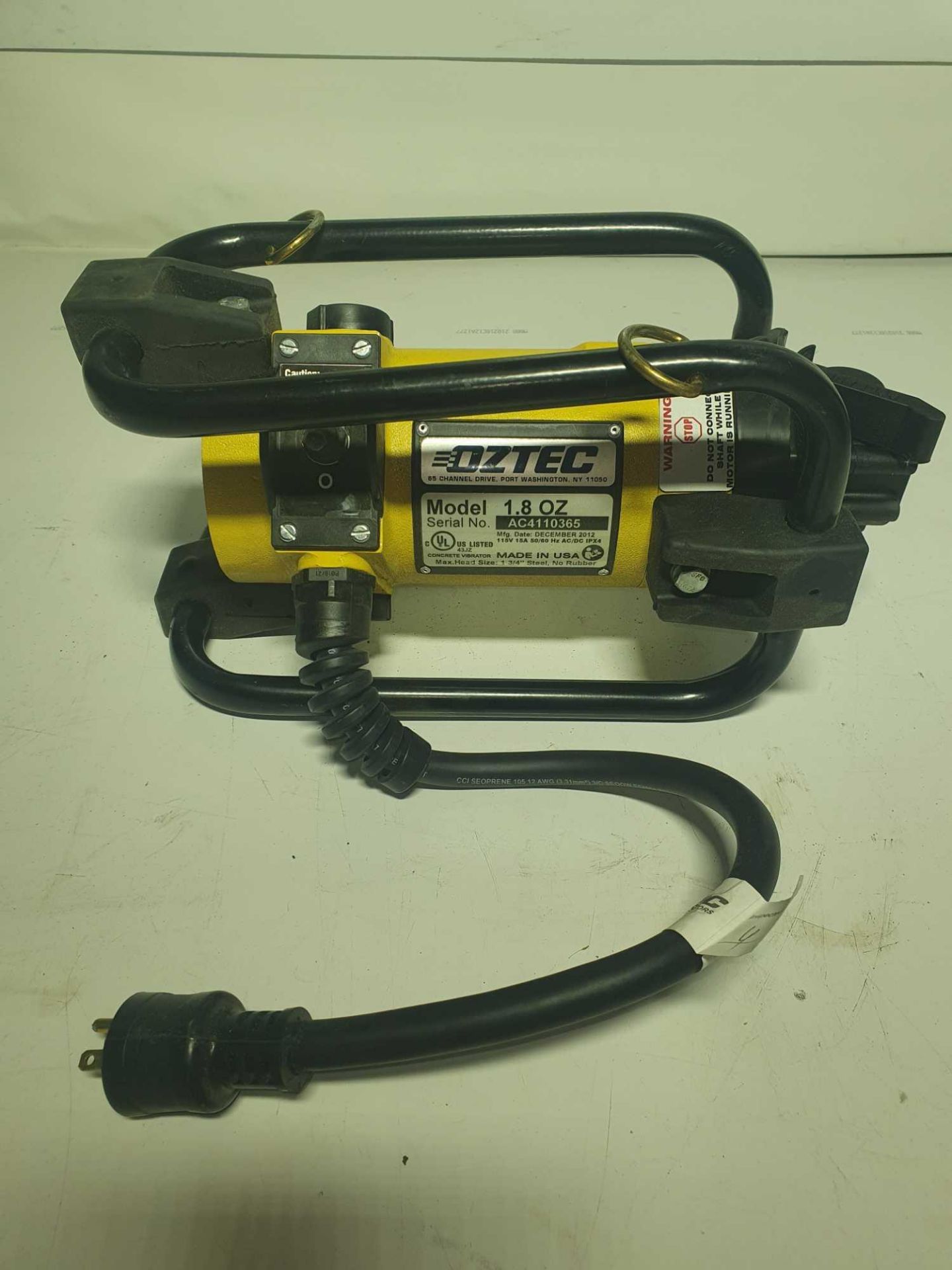 Oztec concrete vibrating unit