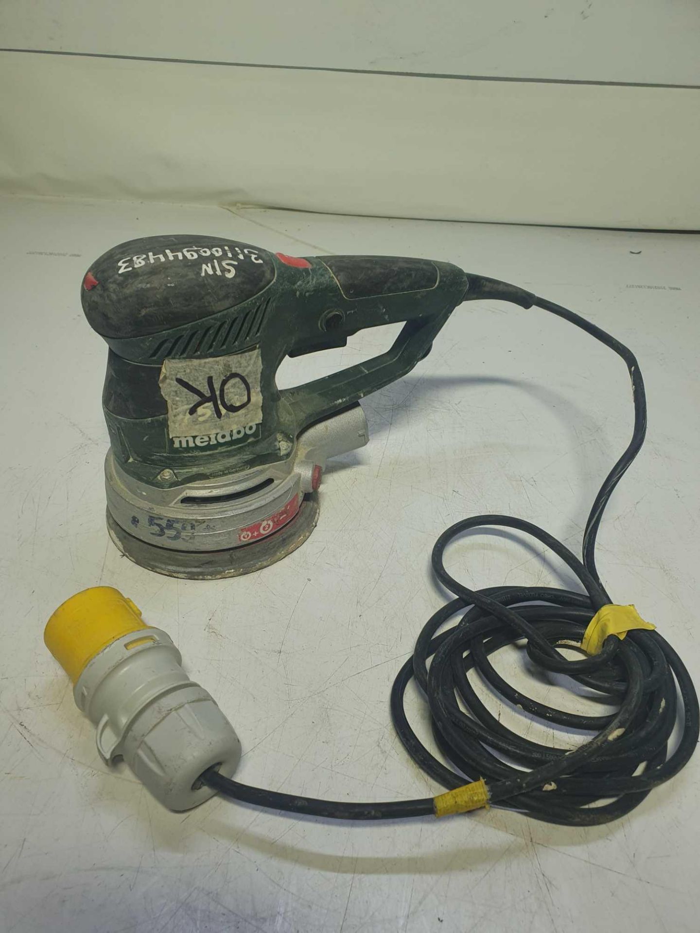 Metabo 110v hand held orbital sander