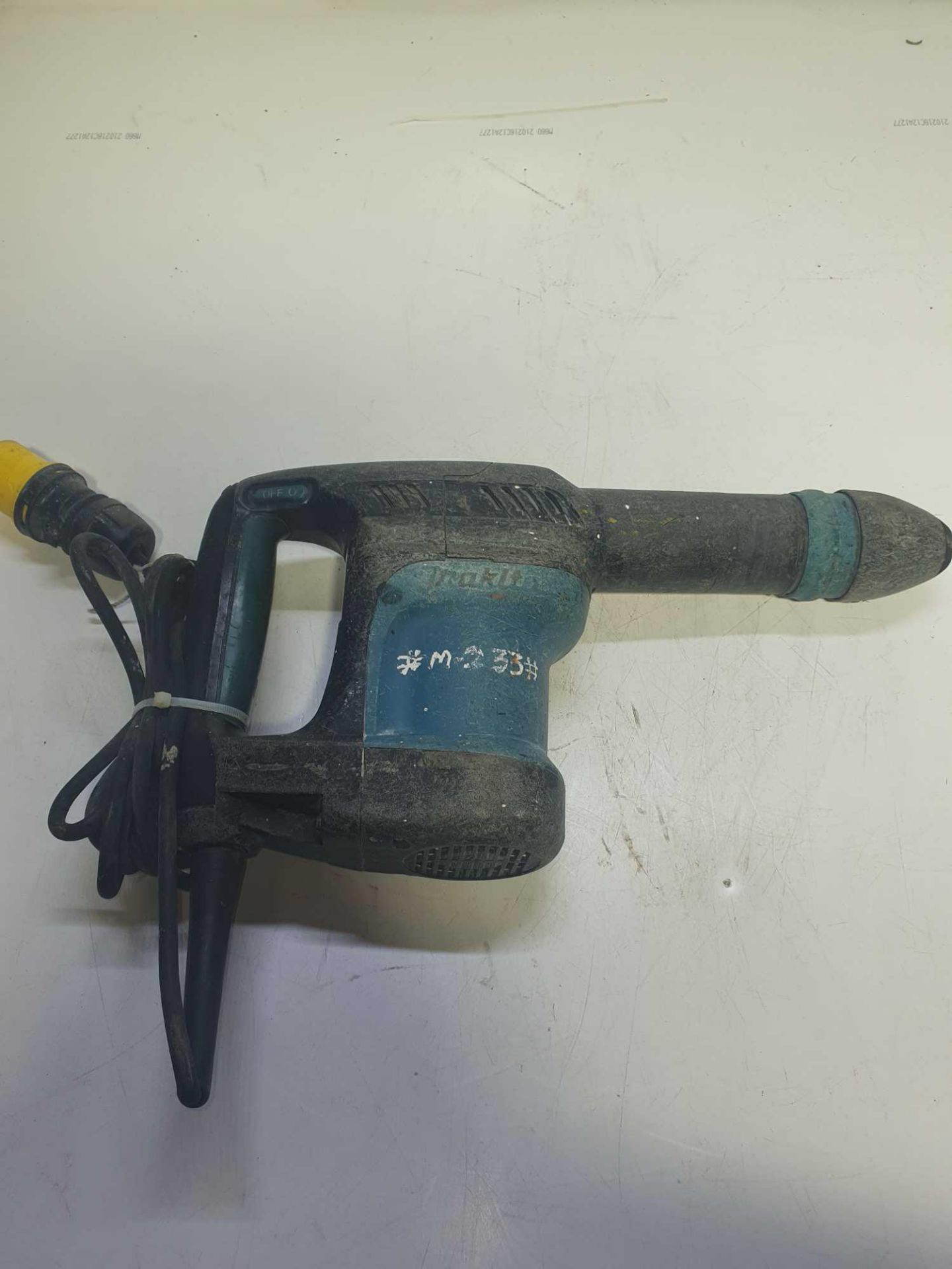 Makita 110v hammer drill - Image 2 of 2