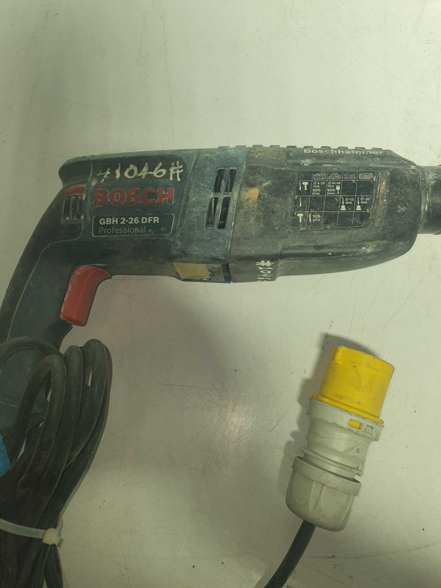 Bosch 110v rotary hammer drill - Image 2 of 2
