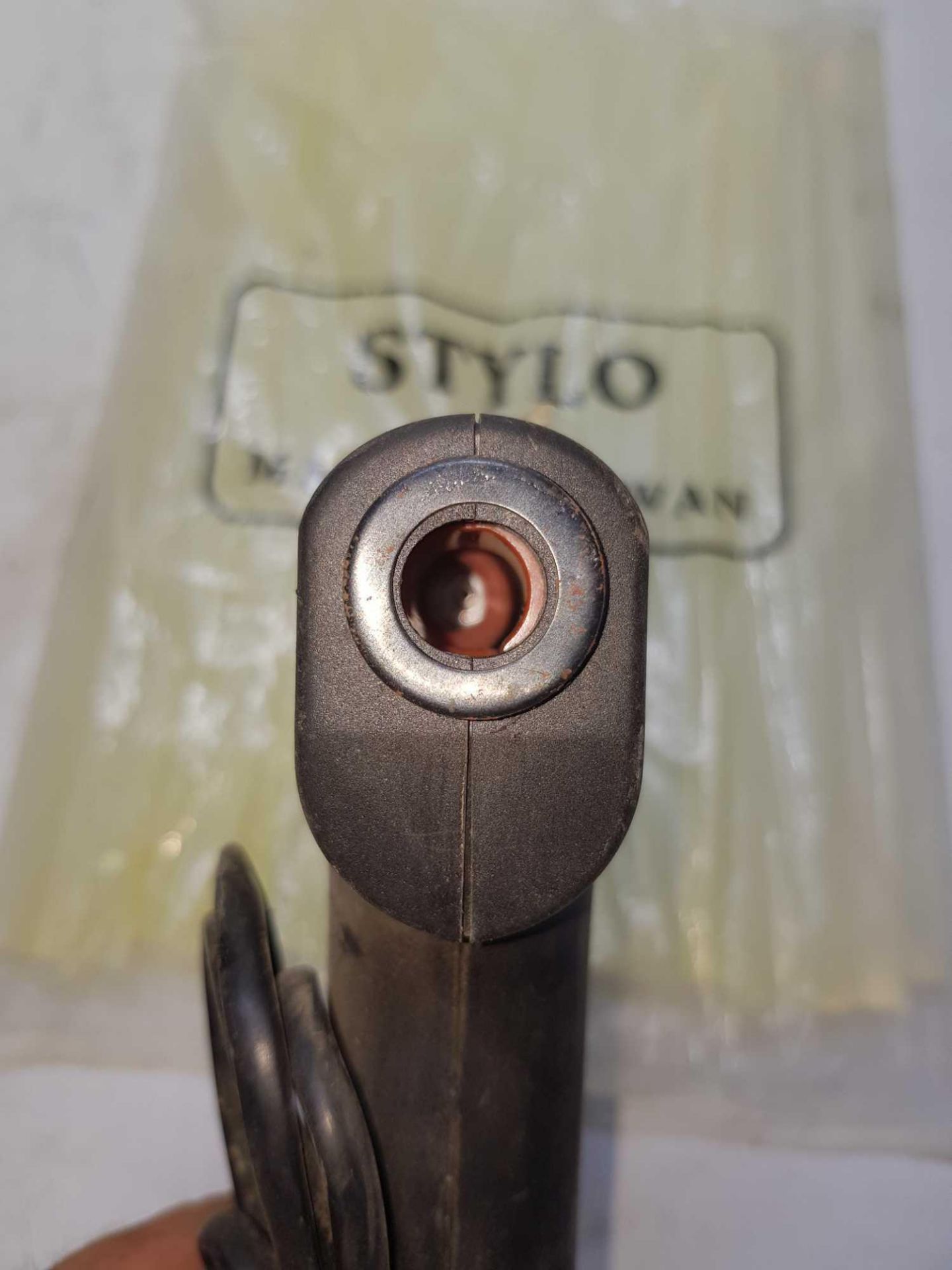 Glue gun with bag of glue sticks - Image 2 of 2