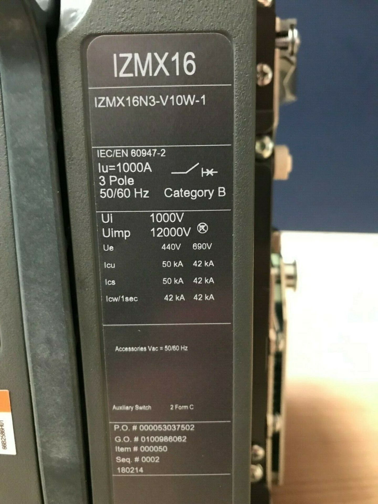 IZMX16N3-V10W-1 Eaton 3 pole Air Circuit Breaker - Image 2 of 4