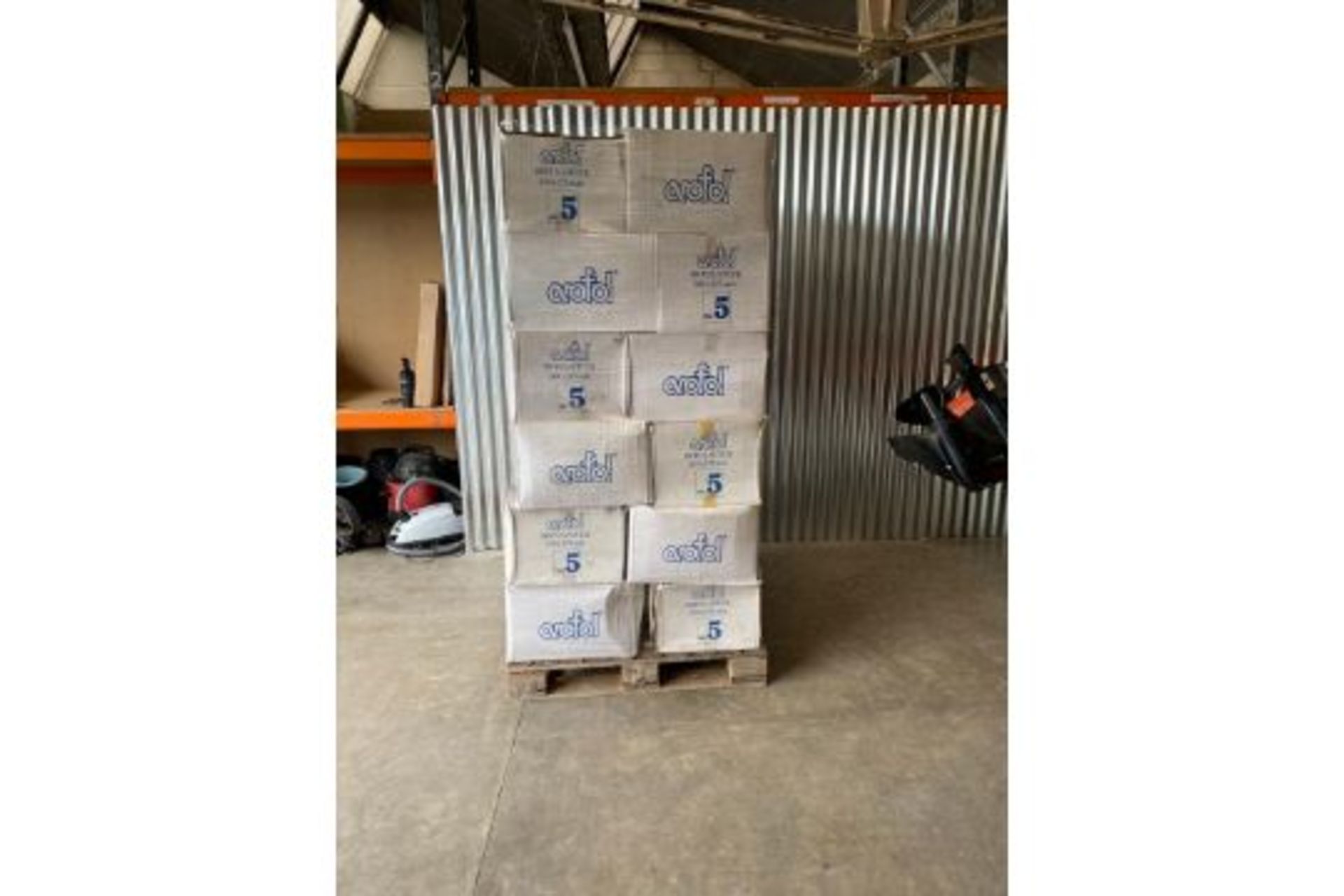 Pallet of 3,100 X Arofol Gold no.5 Padded Envelopes 240 x 275 mm