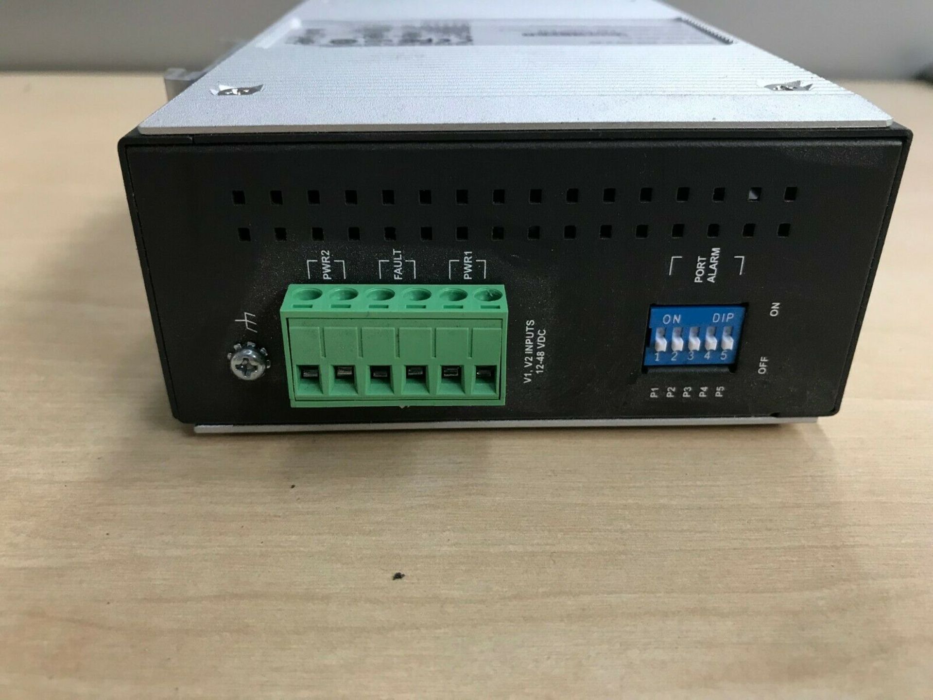MOXA EDS-305-S-SC, Industrial Unmanaged Ethernet Switch - Image 3 of 4