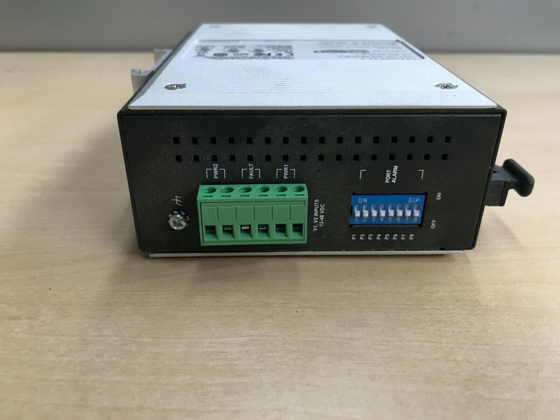 MOXA EDS-305-S-SC-T Industrial Unmanaged Ethernet Switch - Image 3 of 4