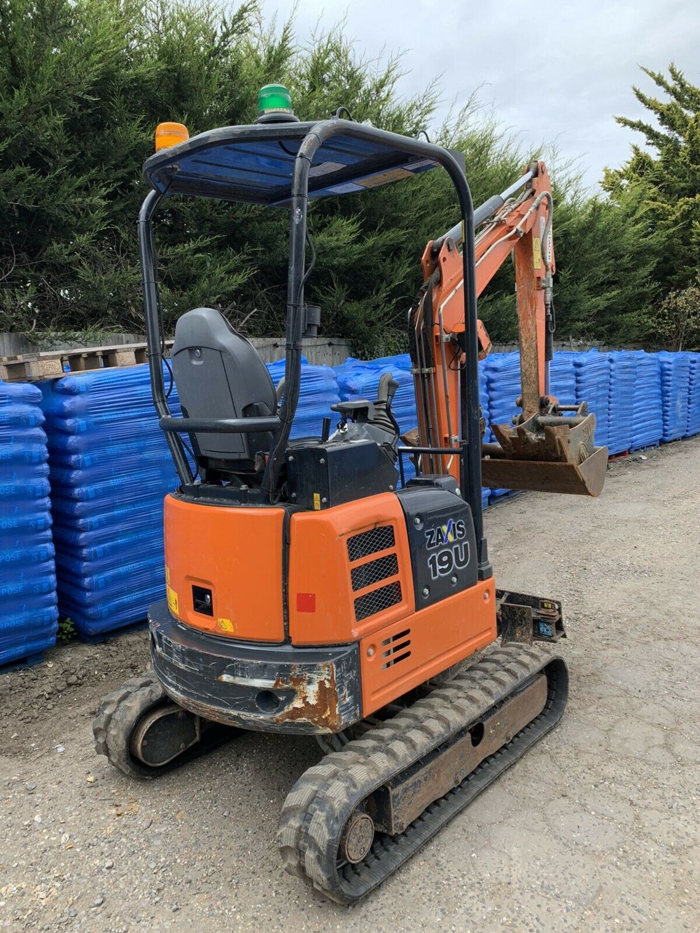 Hitachi 19U Mini Digger 2018 - Image 7 of 9