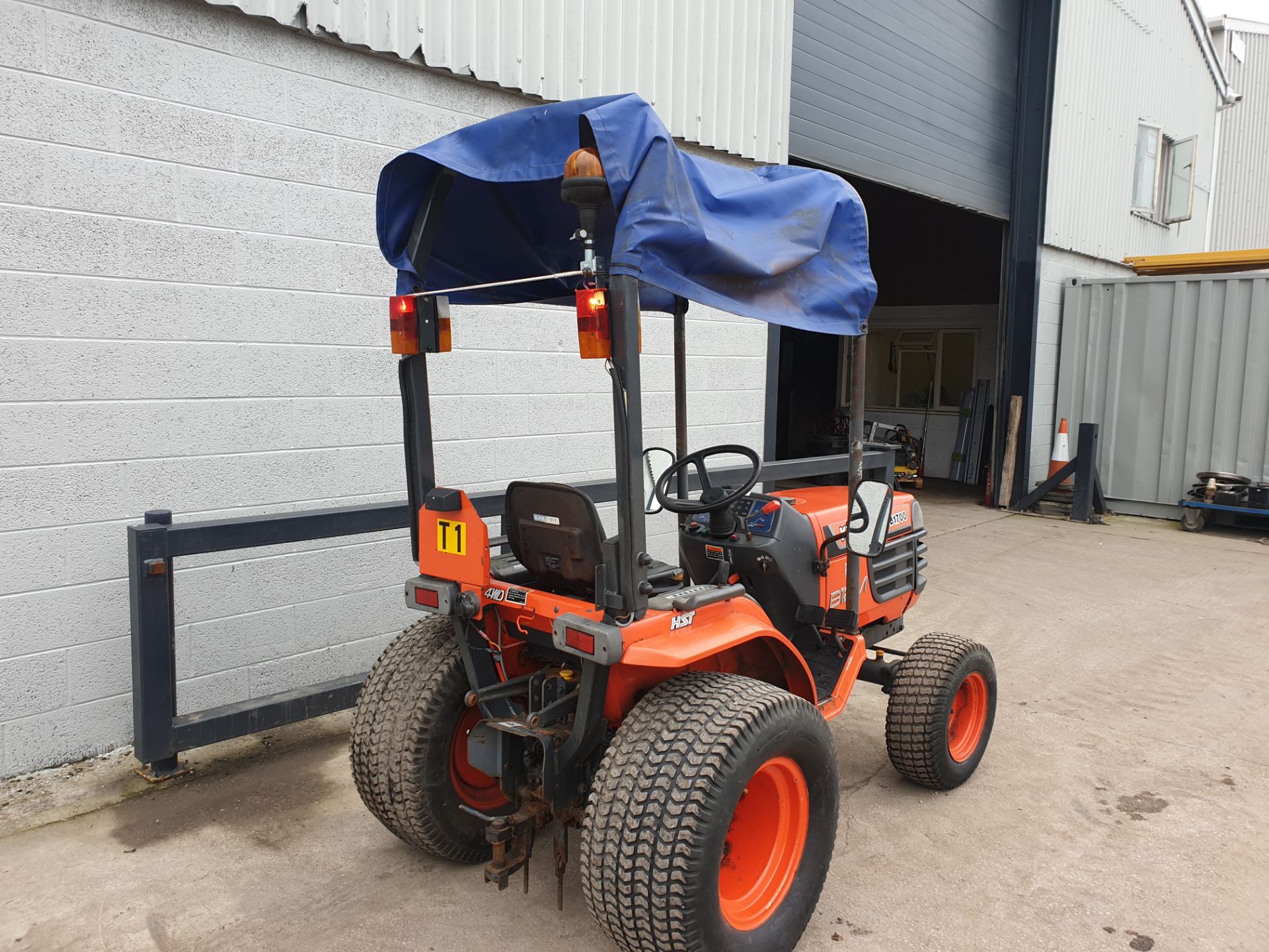 Kubota B1700 HST Compact Tractor - Image 2 of 12