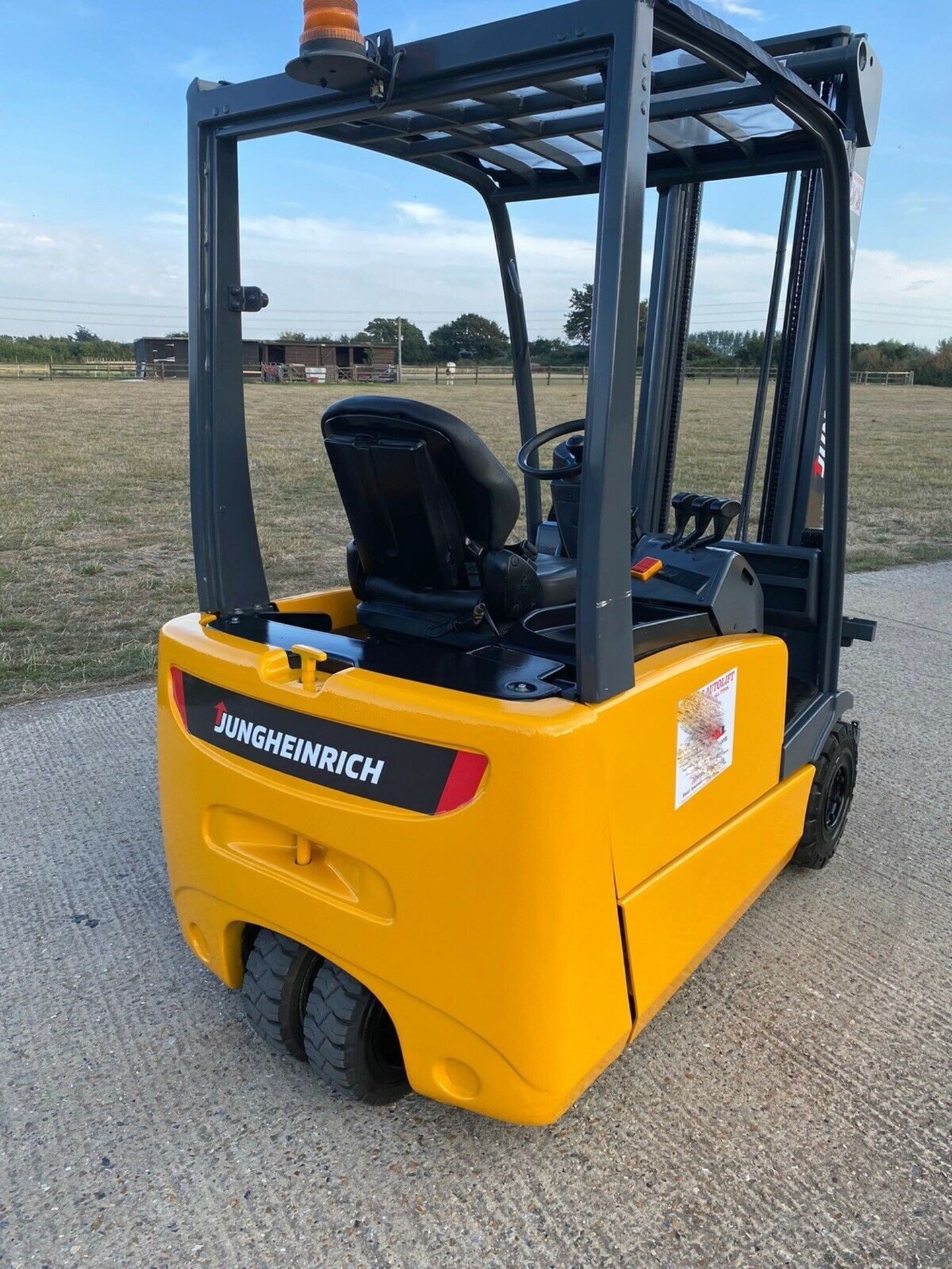 Jungheinrinch Electric Forklift - Image 4 of 5