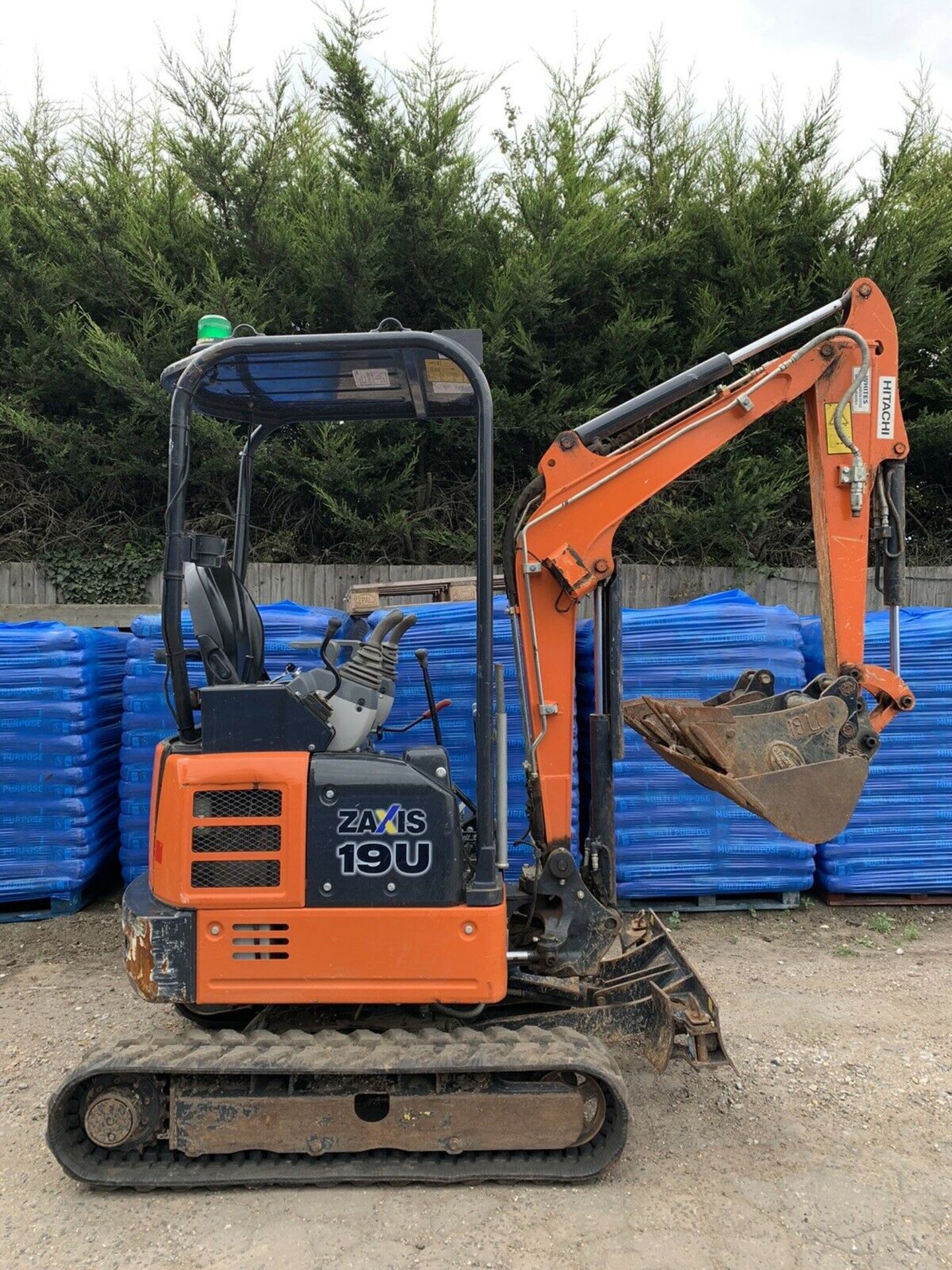 Hitachi 19U Mini Digger 2018 - Image 8 of 9