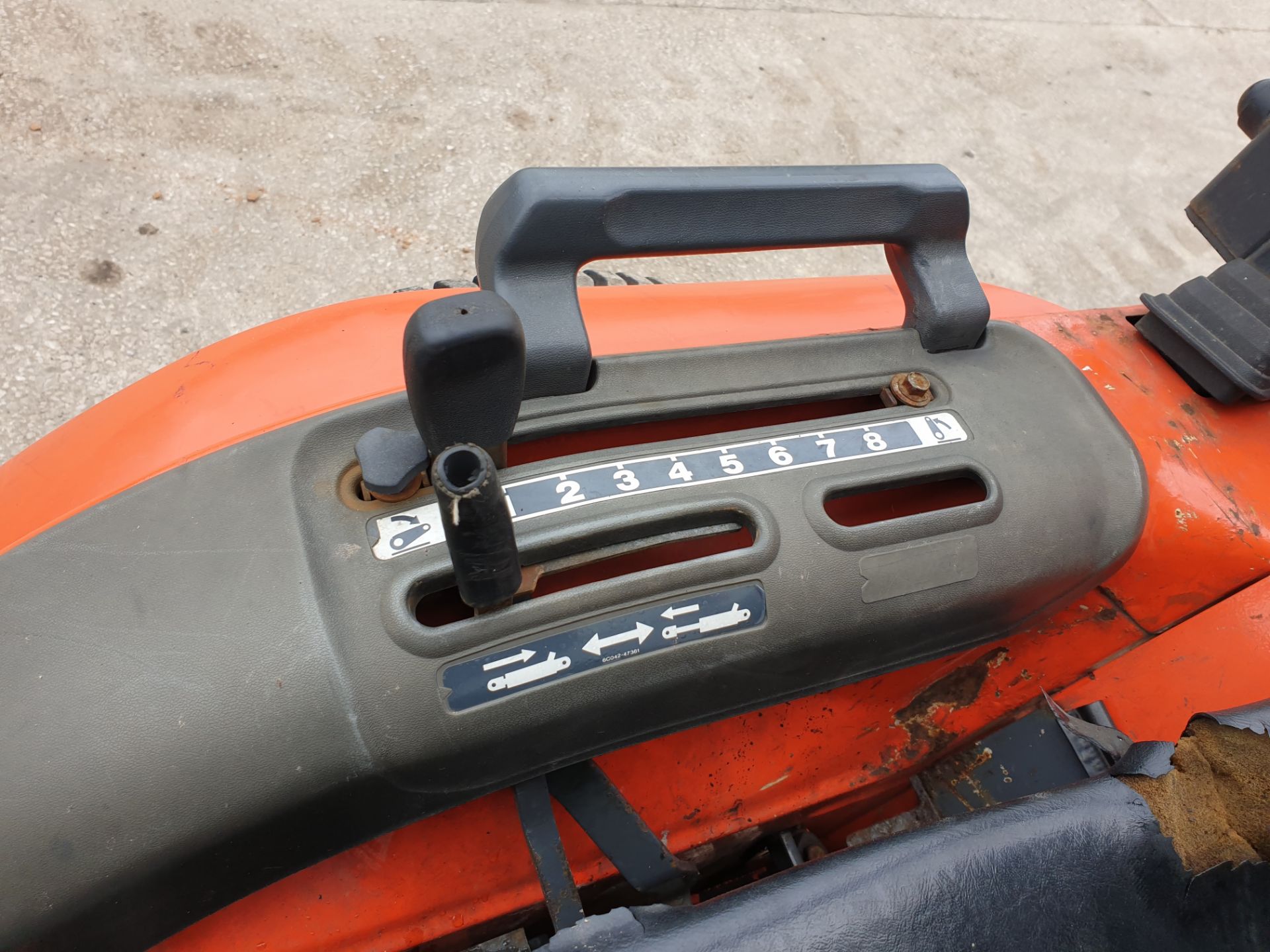 Kubota B1700 HST Compact Tractor - Image 9 of 12