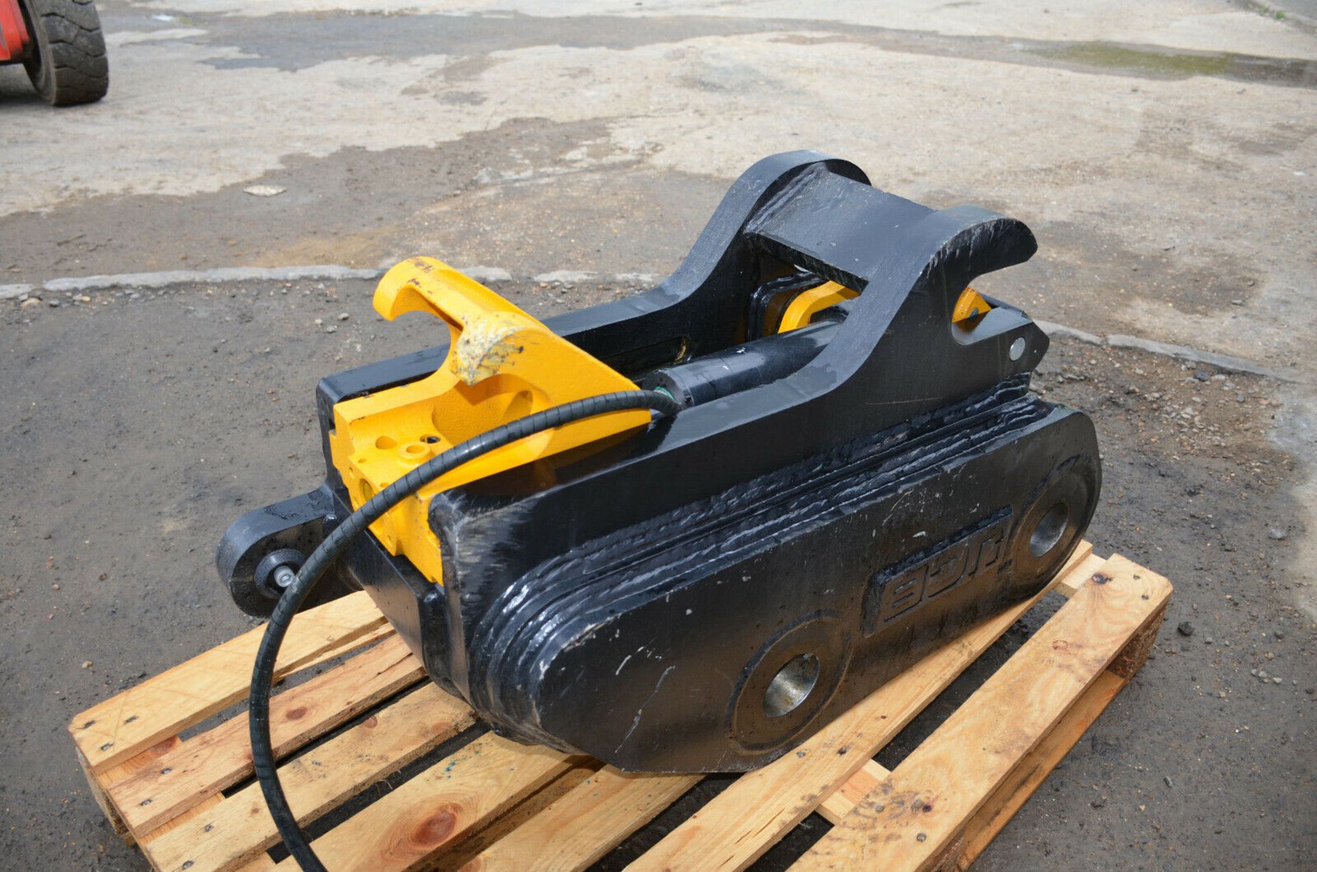 JCB Hydraulic Quick Hitch - Image 2 of 6