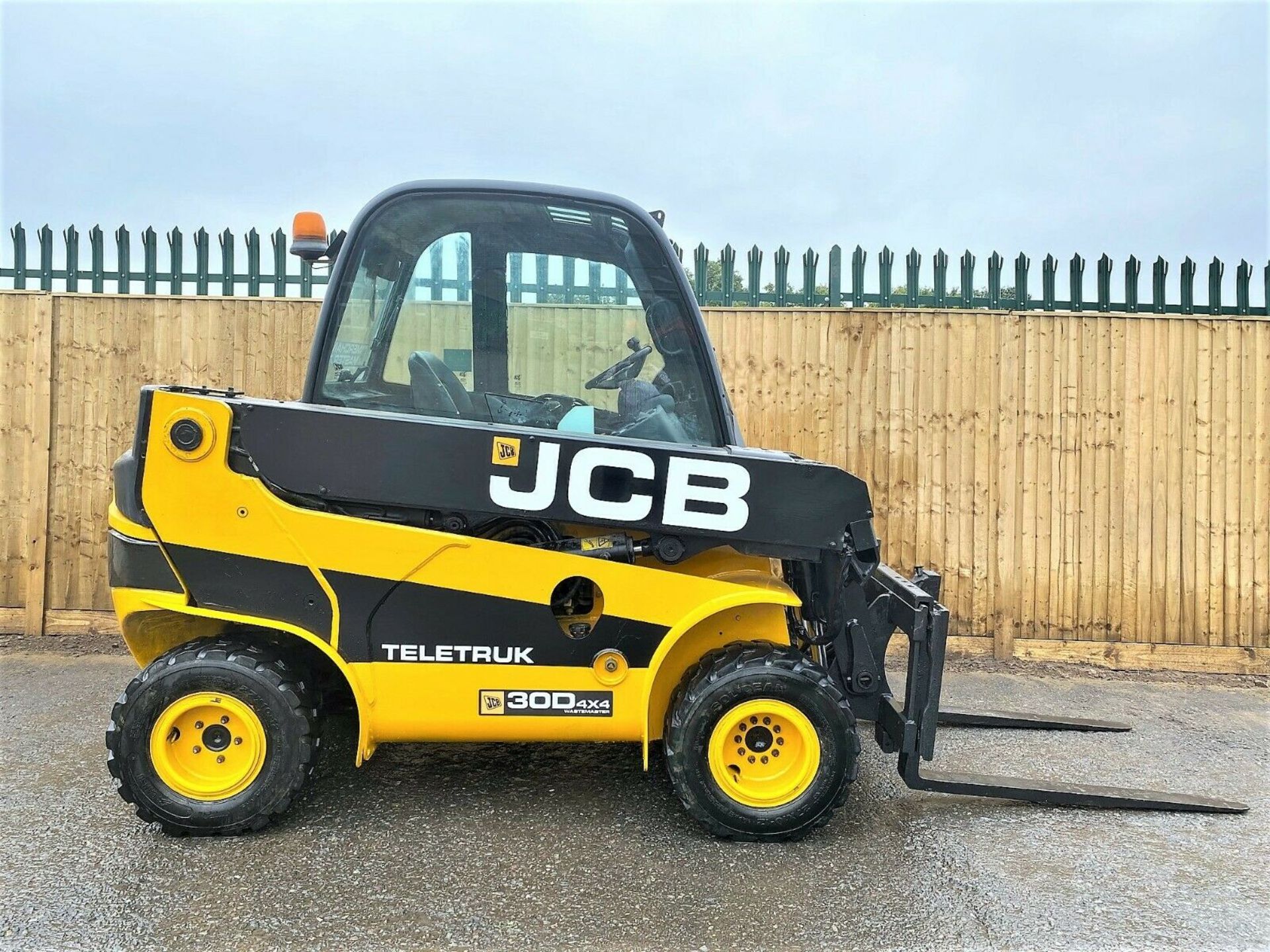 JCB TLT 30D Teletruk / Loadall 4x4 Wastemaster 2015 - Image 12 of 12