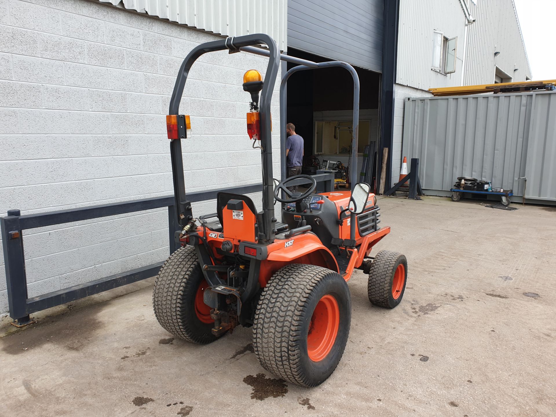 Kubota B1700 HST Compact Tractor - Image 3 of 12