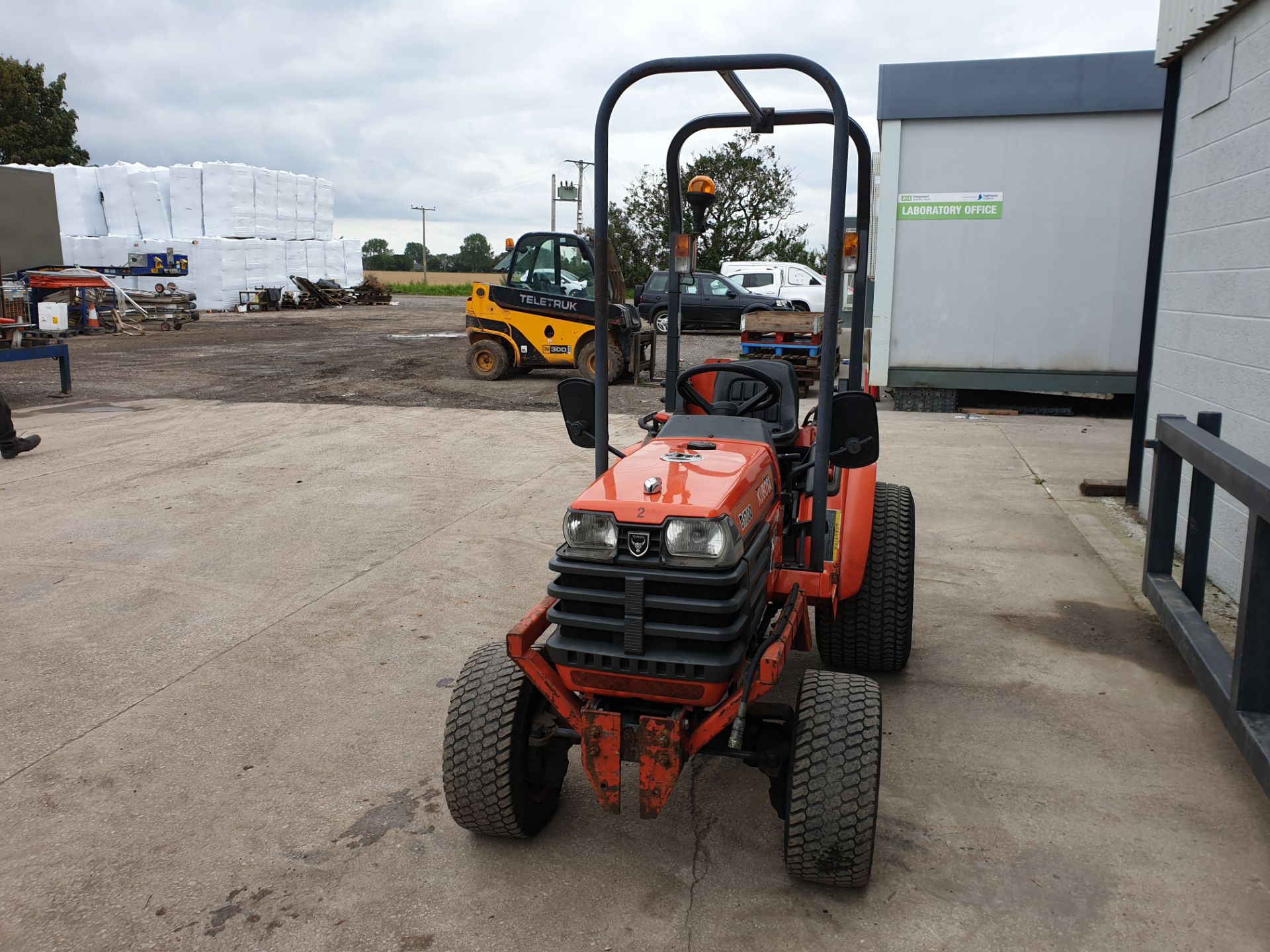 Kubota B1700 HST Compact Tractor - Image 6 of 12