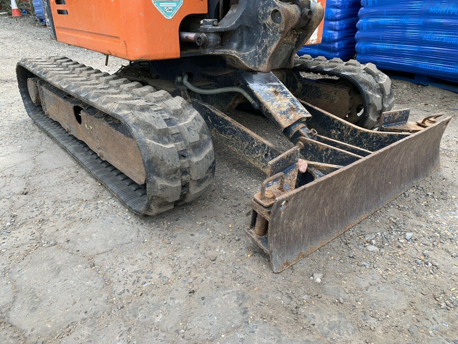 Hitachi 19U Mini Digger 2018 - Image 2 of 9