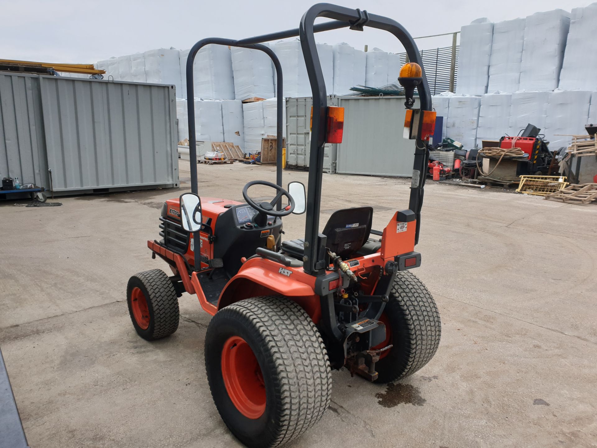 Kubota B1700 HST Compact Tractor - Image 5 of 12