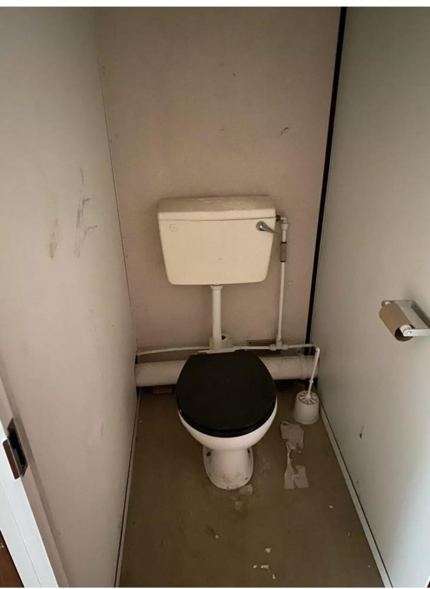 Bay Toilet Block 21ft - Image 8 of 9