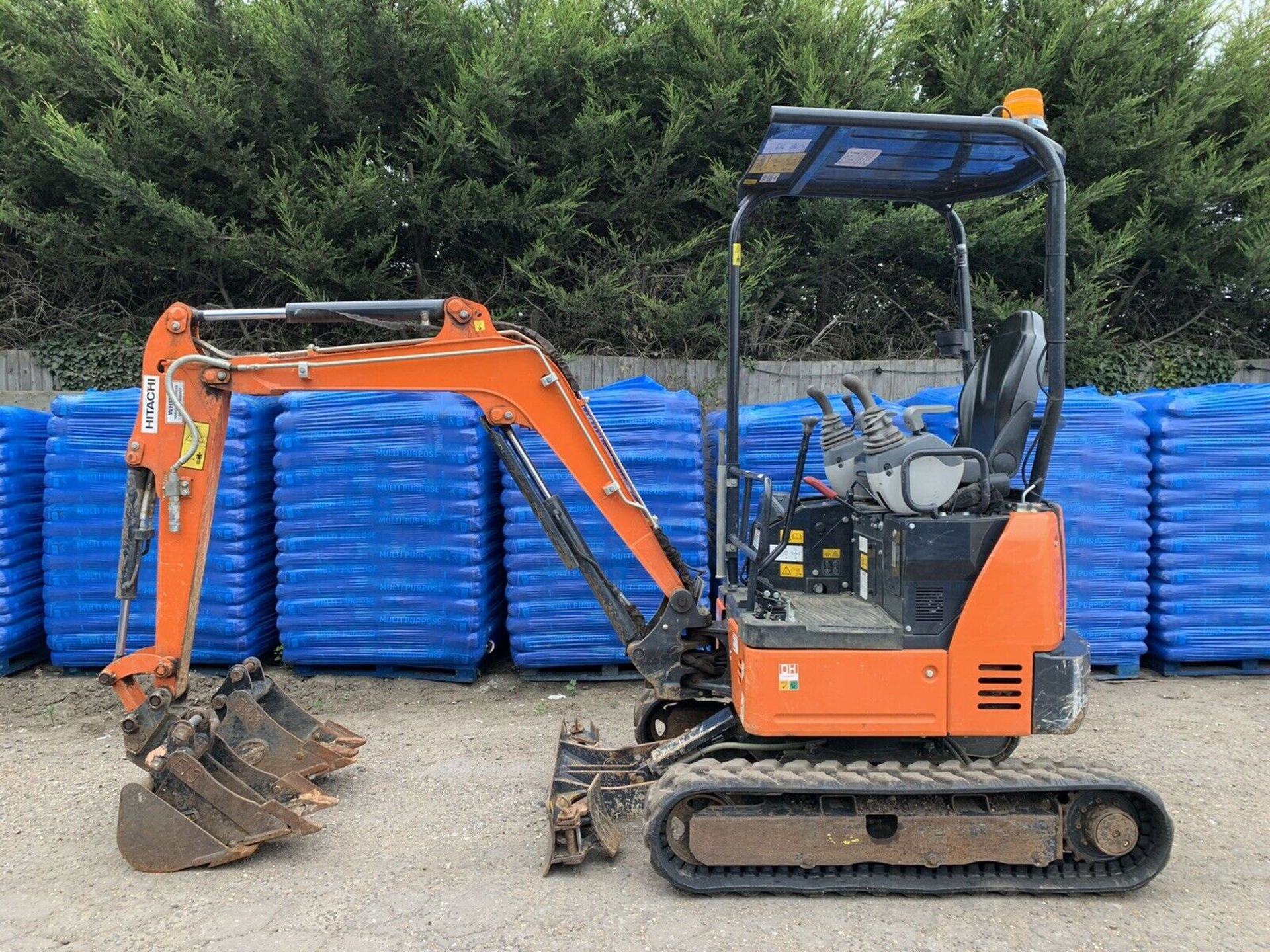 Hitachi 19U Mini Digger 2018 - Image 9 of 9