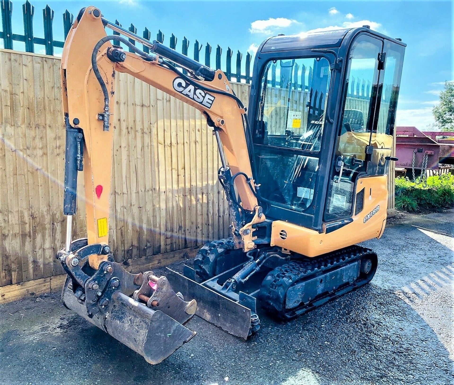 Case CX18B Excavator / Digger (2016) - Image 4 of 12