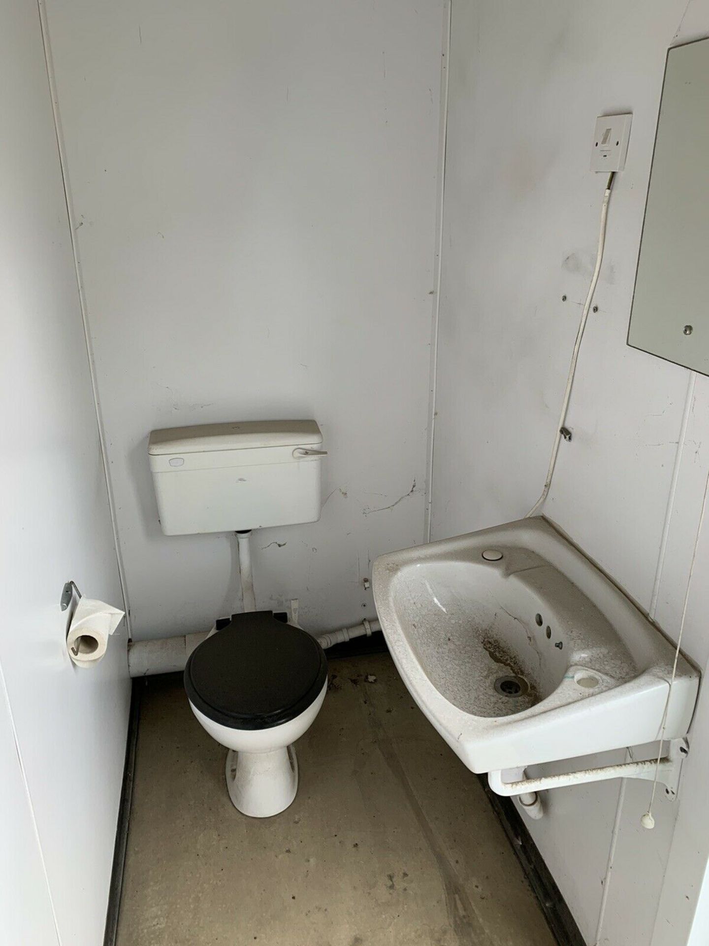 Portable Toilet Block - Image 8 of 8