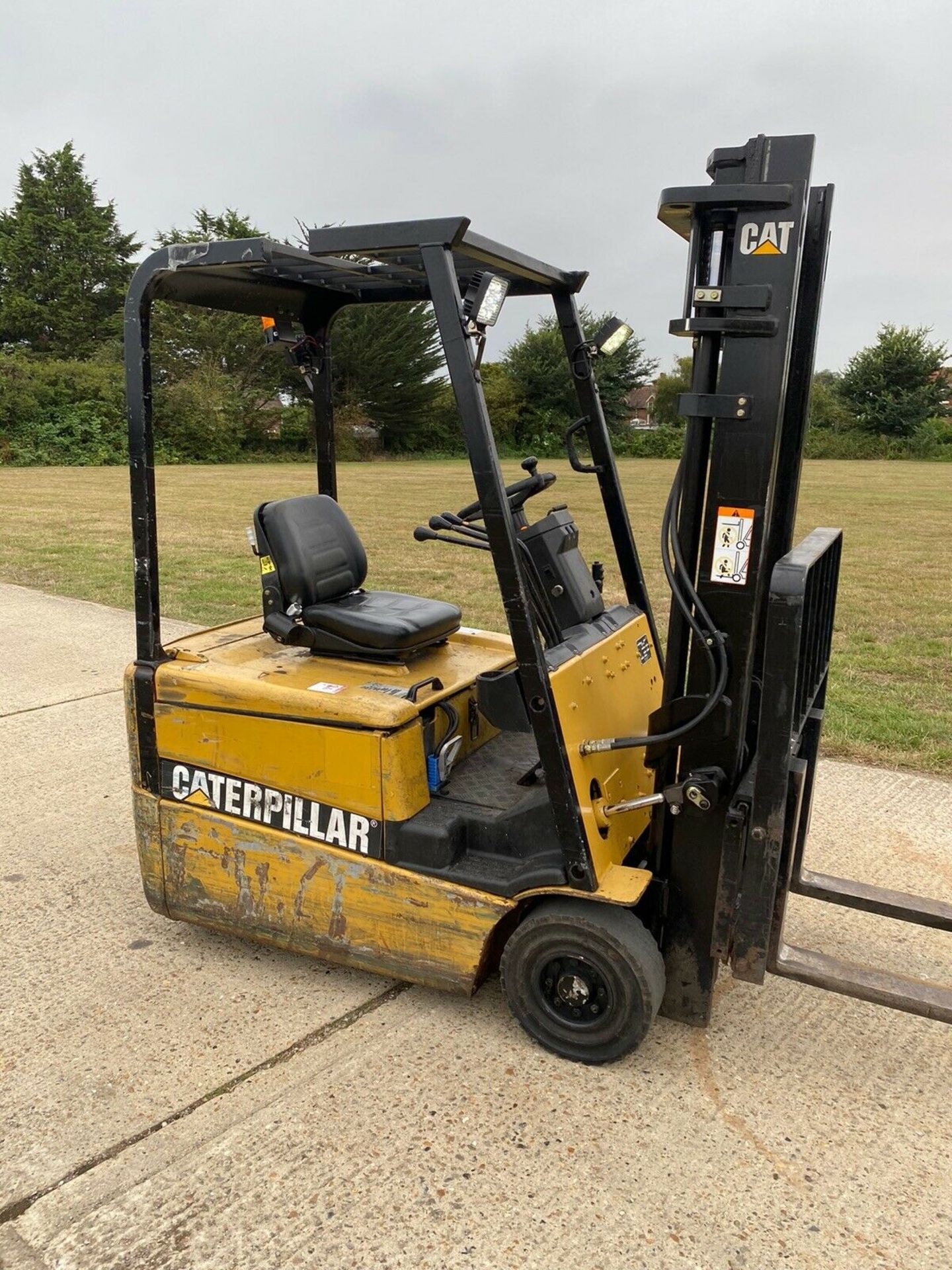 Cat 1.6 Electric Forklift - Image 3 of 5