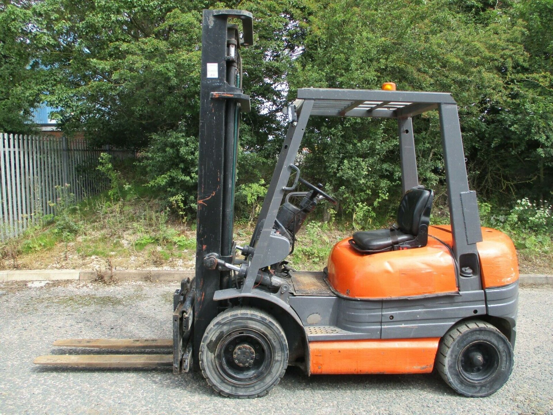 Toyota 6FD25 Forklift 2.5 Ton. Toyota diesel engineSideshiftIn daily useWeighs about 4000 kg